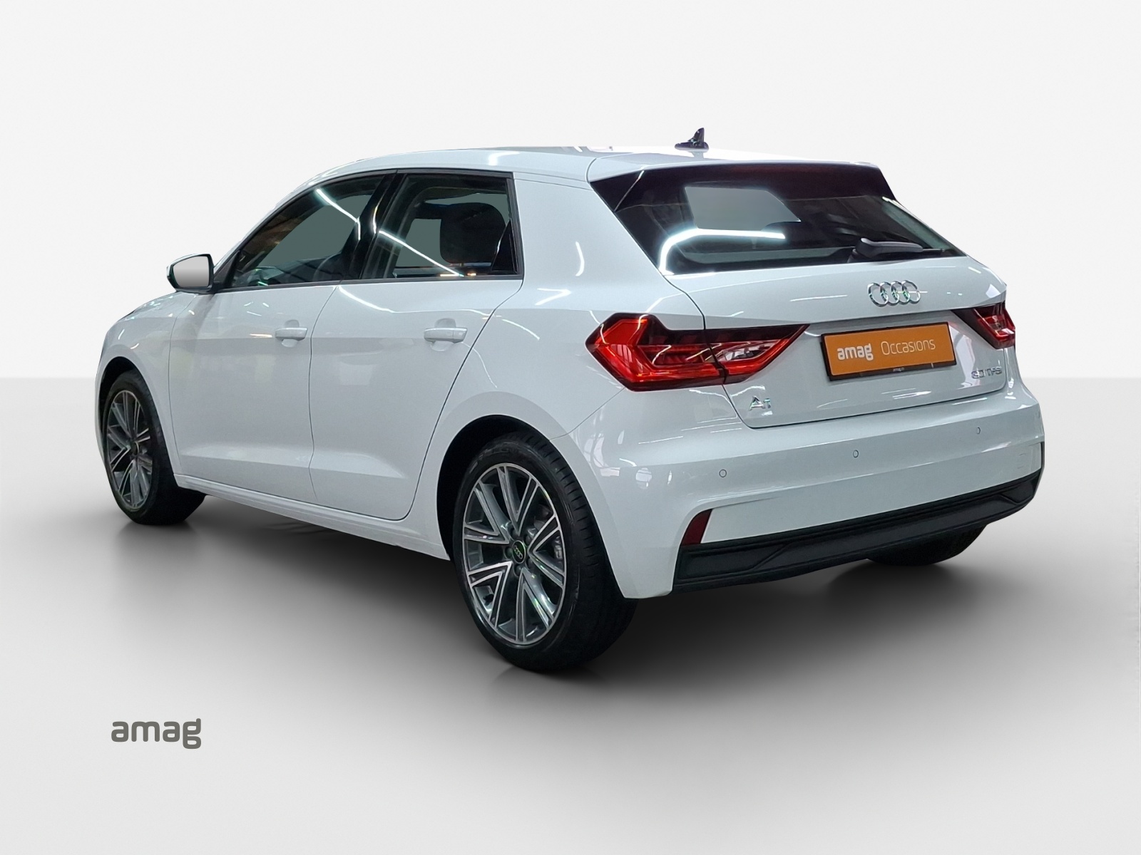 AUDI A1 Sportback 30 TFSI Attraction S-tronic-image-2