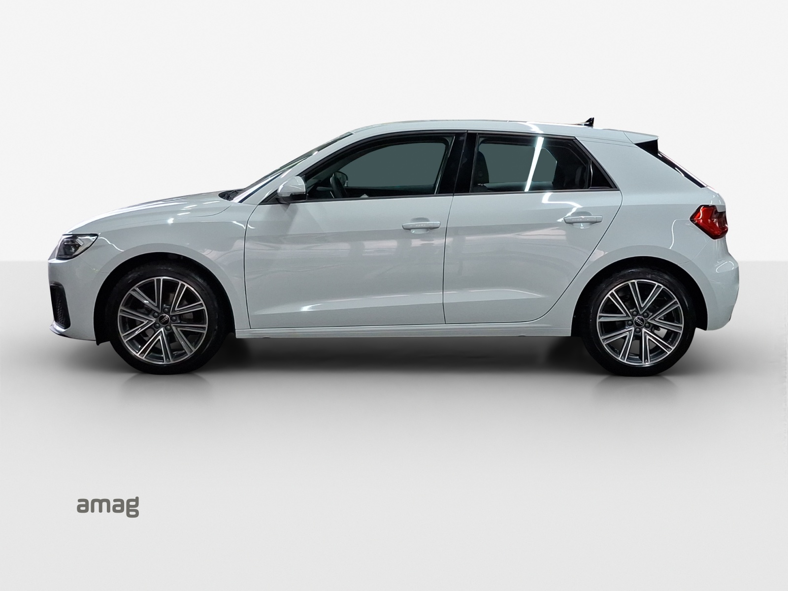 AUDI A1 Sportback 30 TFSI Attraction S-tronic-image-1