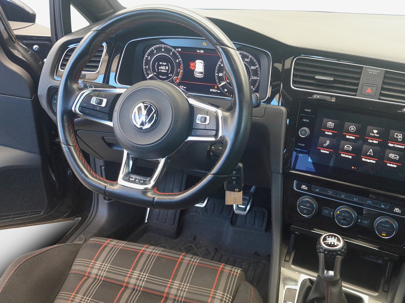 VW Golf 2.0 TSI GTI Performance-image-8