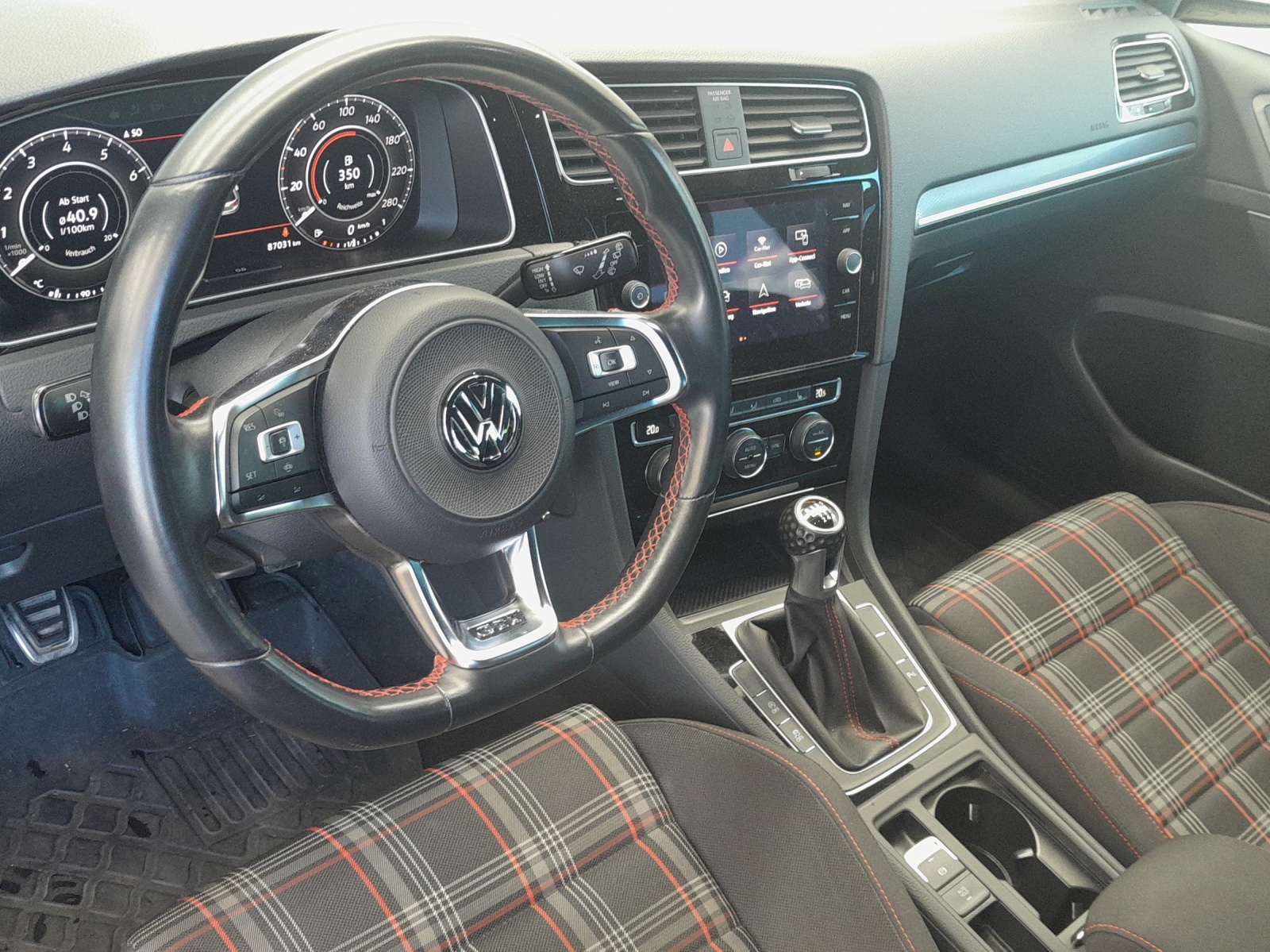 VW Golf 2.0 TSI GTI Performance-image-7