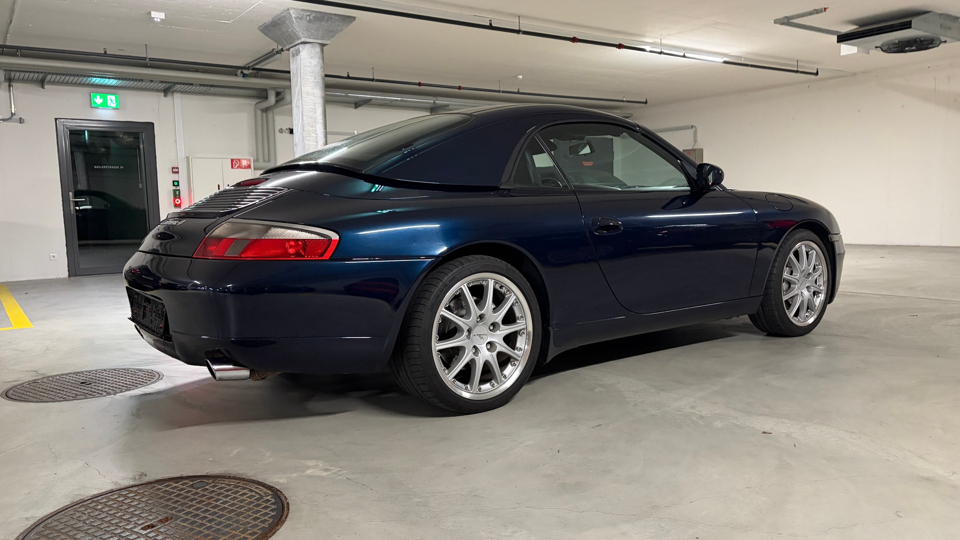 PORSCHE 3.4 Carrera 4-image-2
