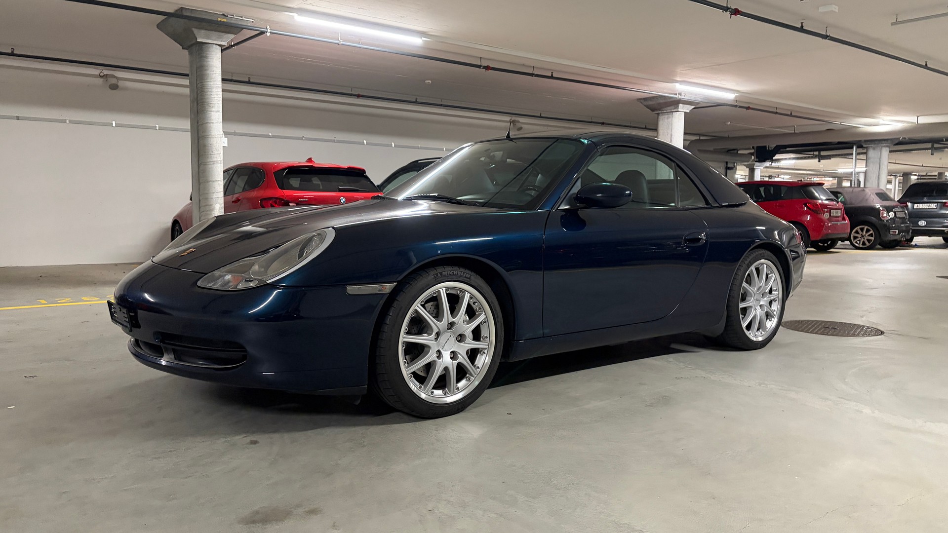 PORSCHE 3.4 Carrera 4-image-0