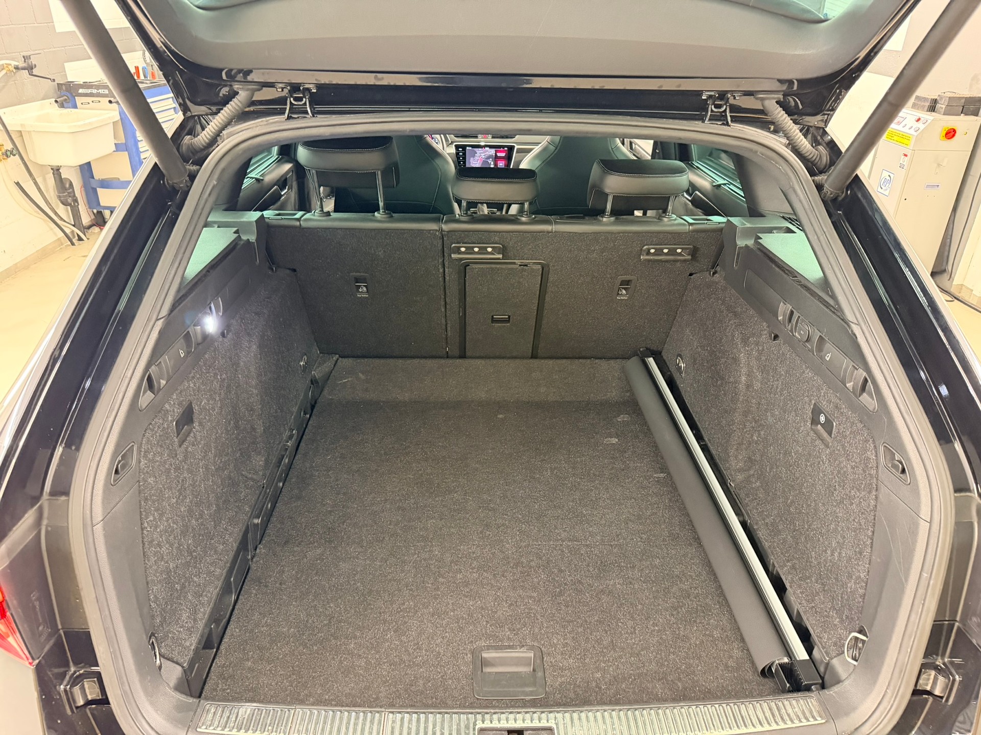 SKODA Superb Combi 2.0 TSI SportLine Plus 4x4 DSG-image-8