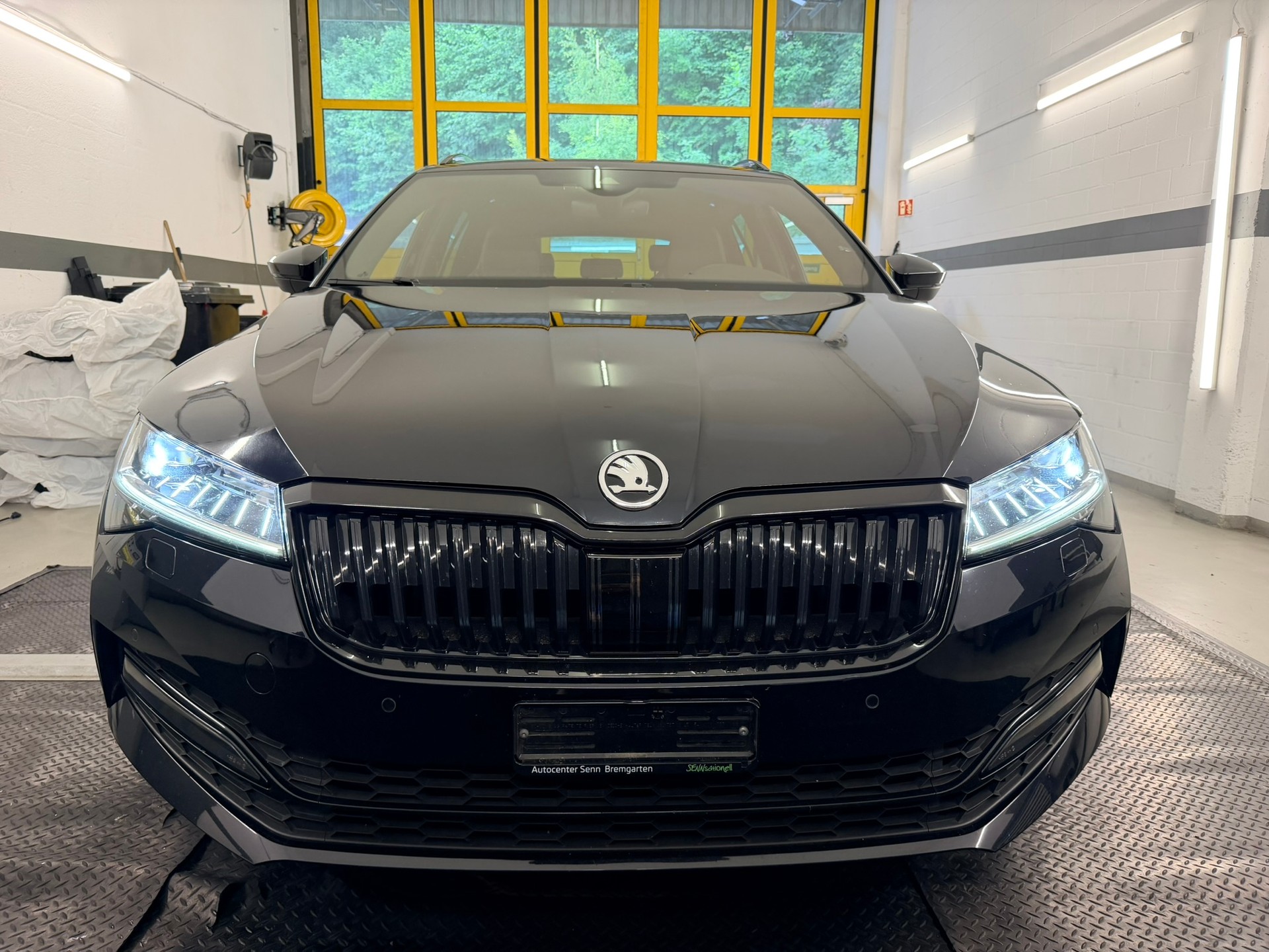 SKODA Superb Combi 2.0 TSI SportLine Plus 4x4 DSG-image-1
