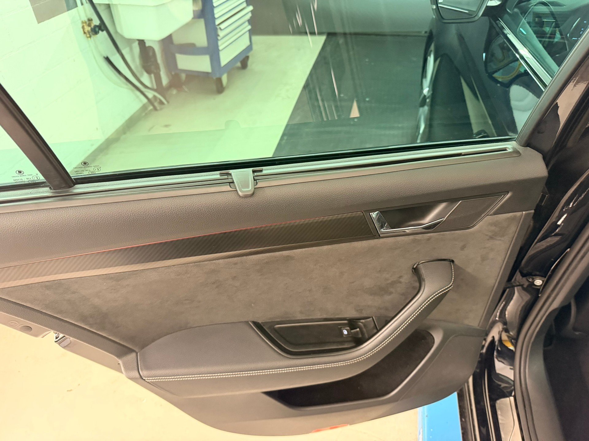 SKODA Superb Combi 2.0 TSI SportLine Plus 4x4 DSG-image-13