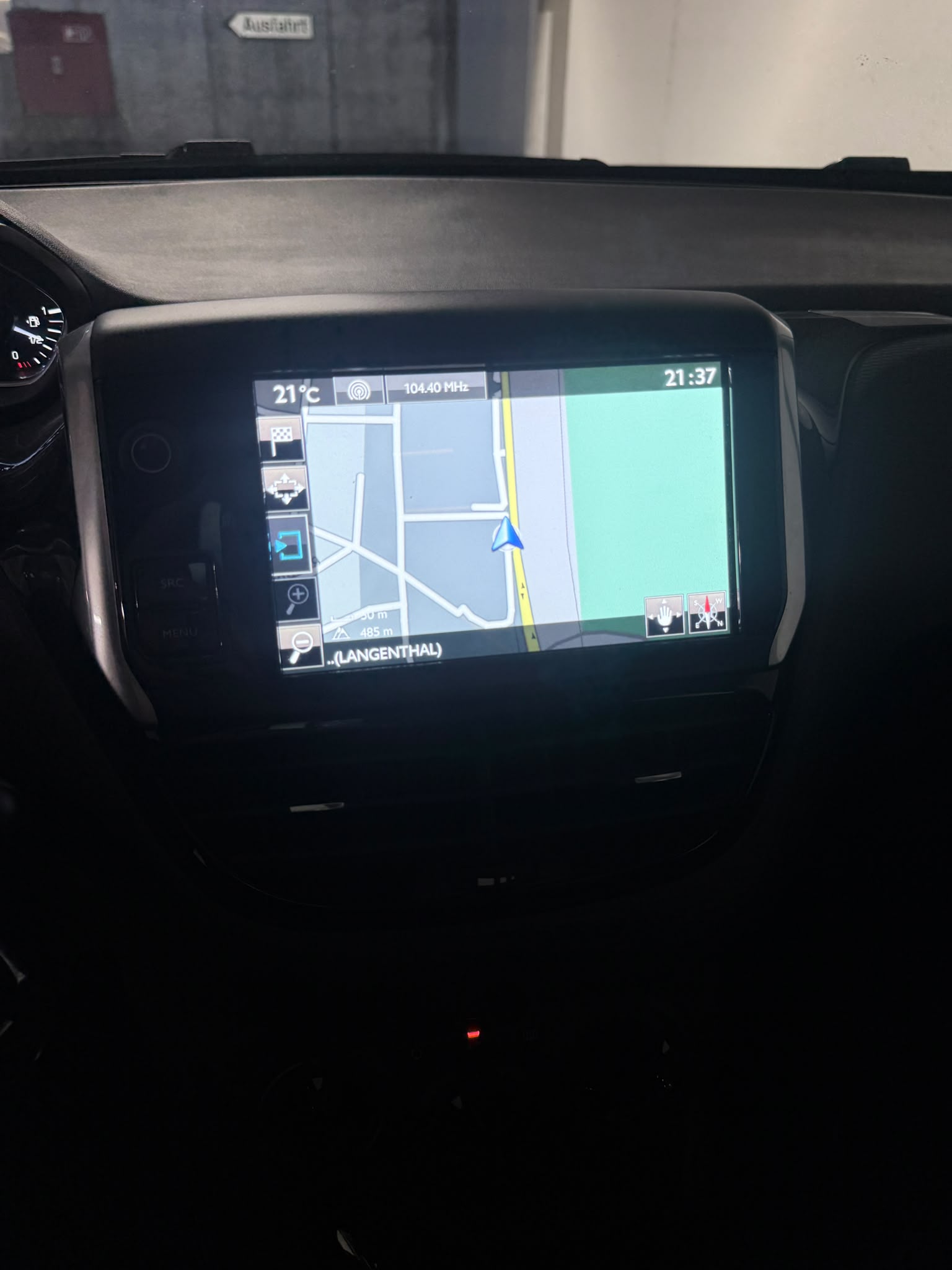 PEUGEOT 2008 1.2 PureTech Allure EAT6 // MFK NEU-image-11