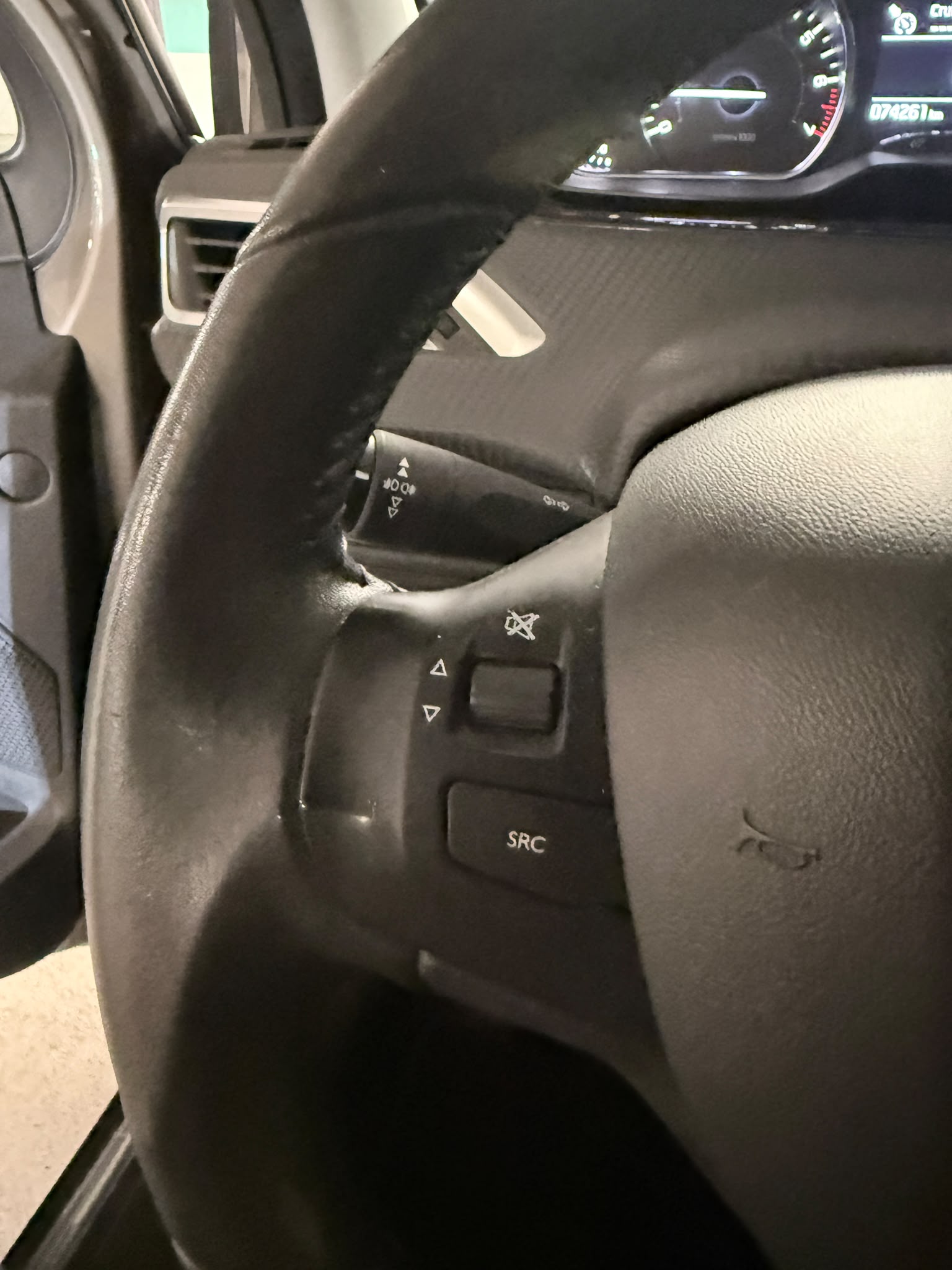 PEUGEOT 2008 1.2 PureTech Allure EAT6 // MFK NEU-image-16