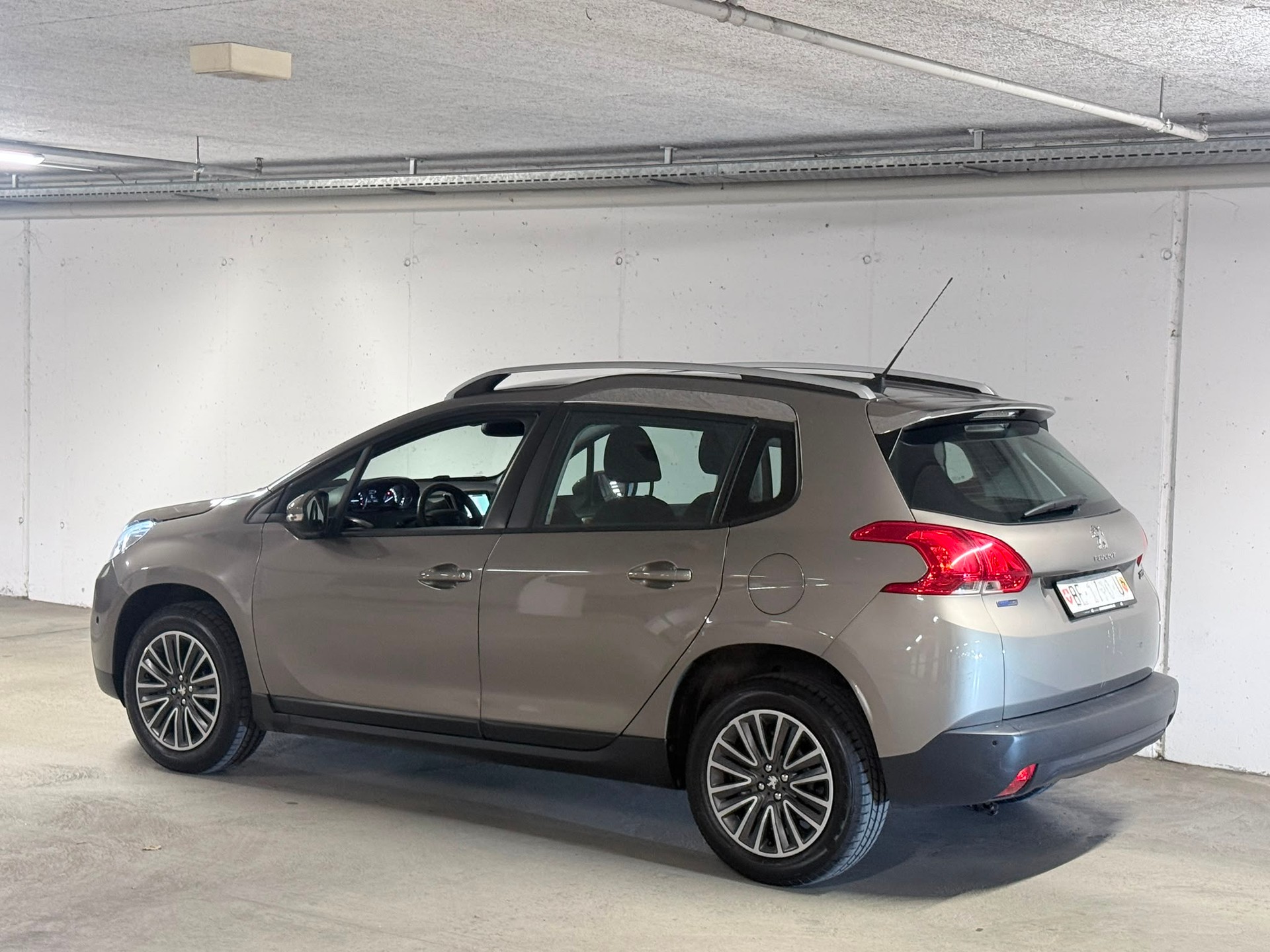 PEUGEOT 2008 1.2 PureTech Allure EAT6 // MFK NEU-image-3