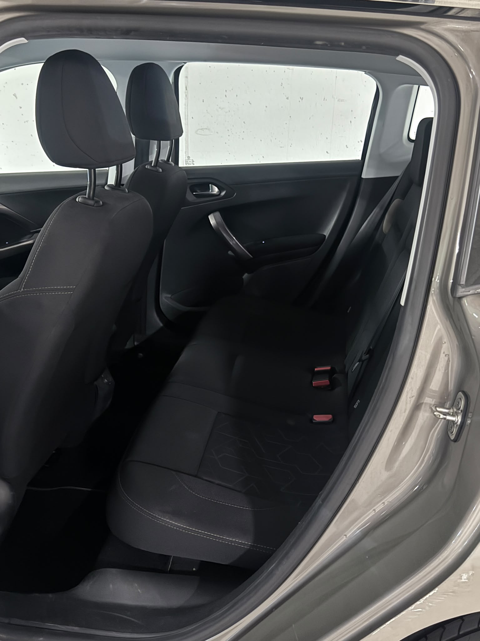 PEUGEOT 2008 1.2 PureTech Allure EAT6 // MFK NEU-image-7