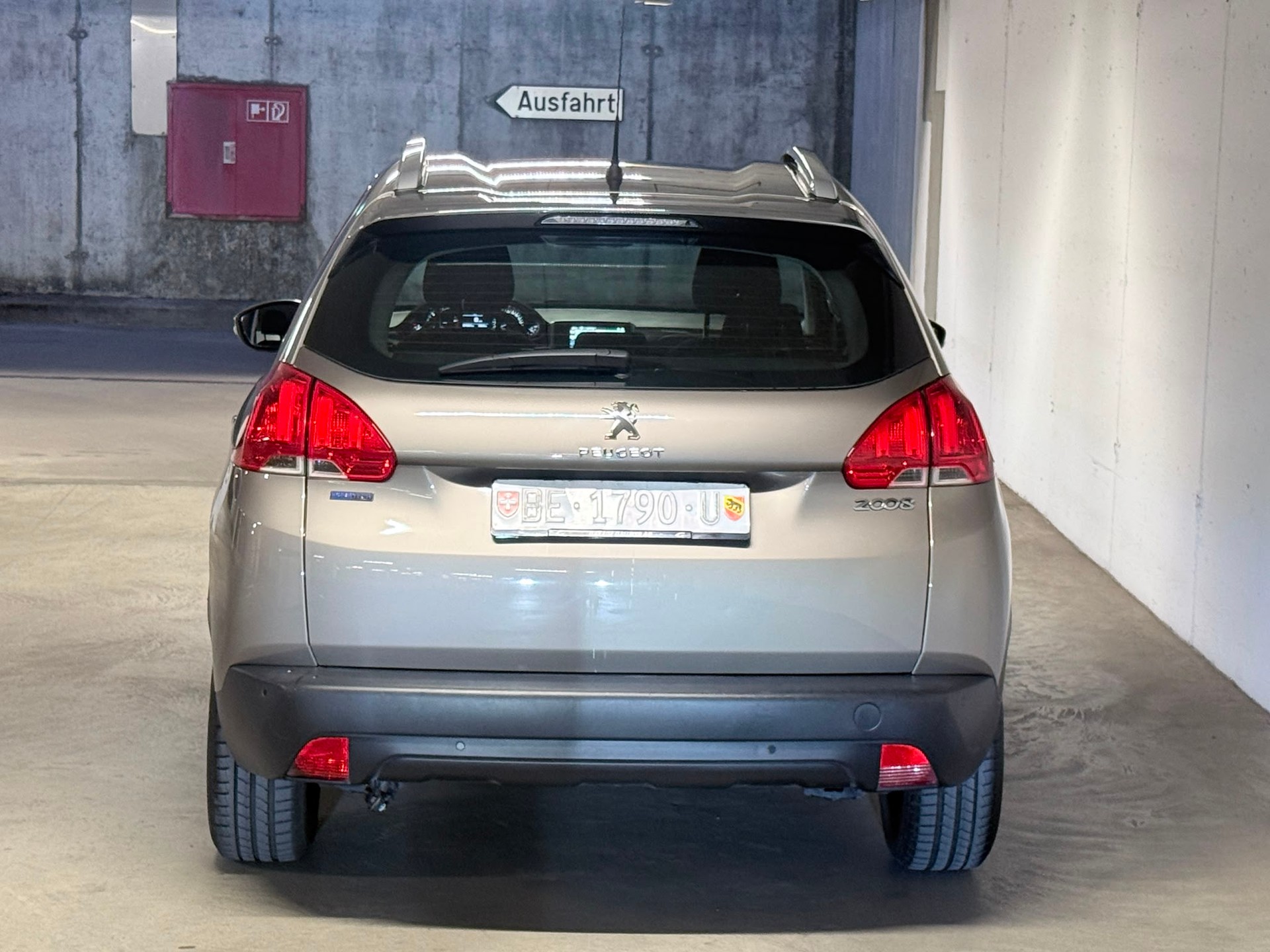 PEUGEOT 2008 1.2 PureTech Allure EAT6 // MFK NEU-image-4
