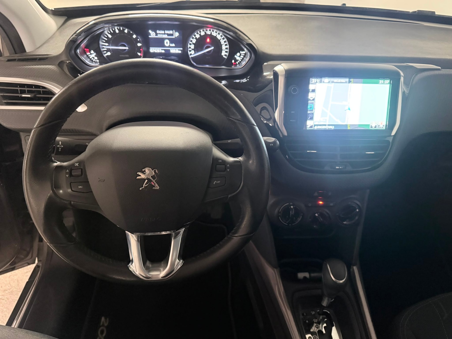 PEUGEOT 2008 1.2 PureTech Allure EAT6 // MFK NEU-image-19