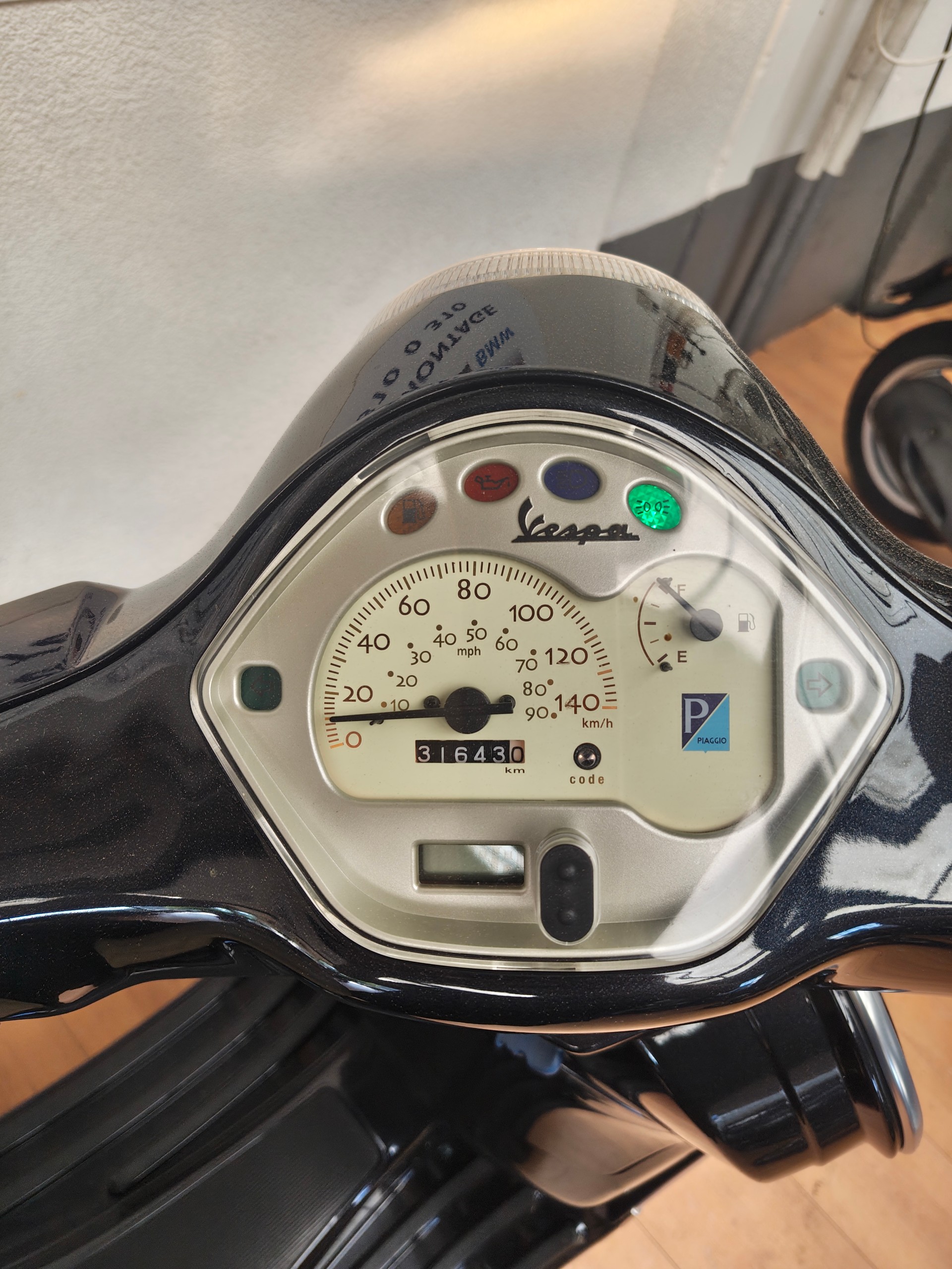 PIAGGIO Vespa 125 LX4-image-1