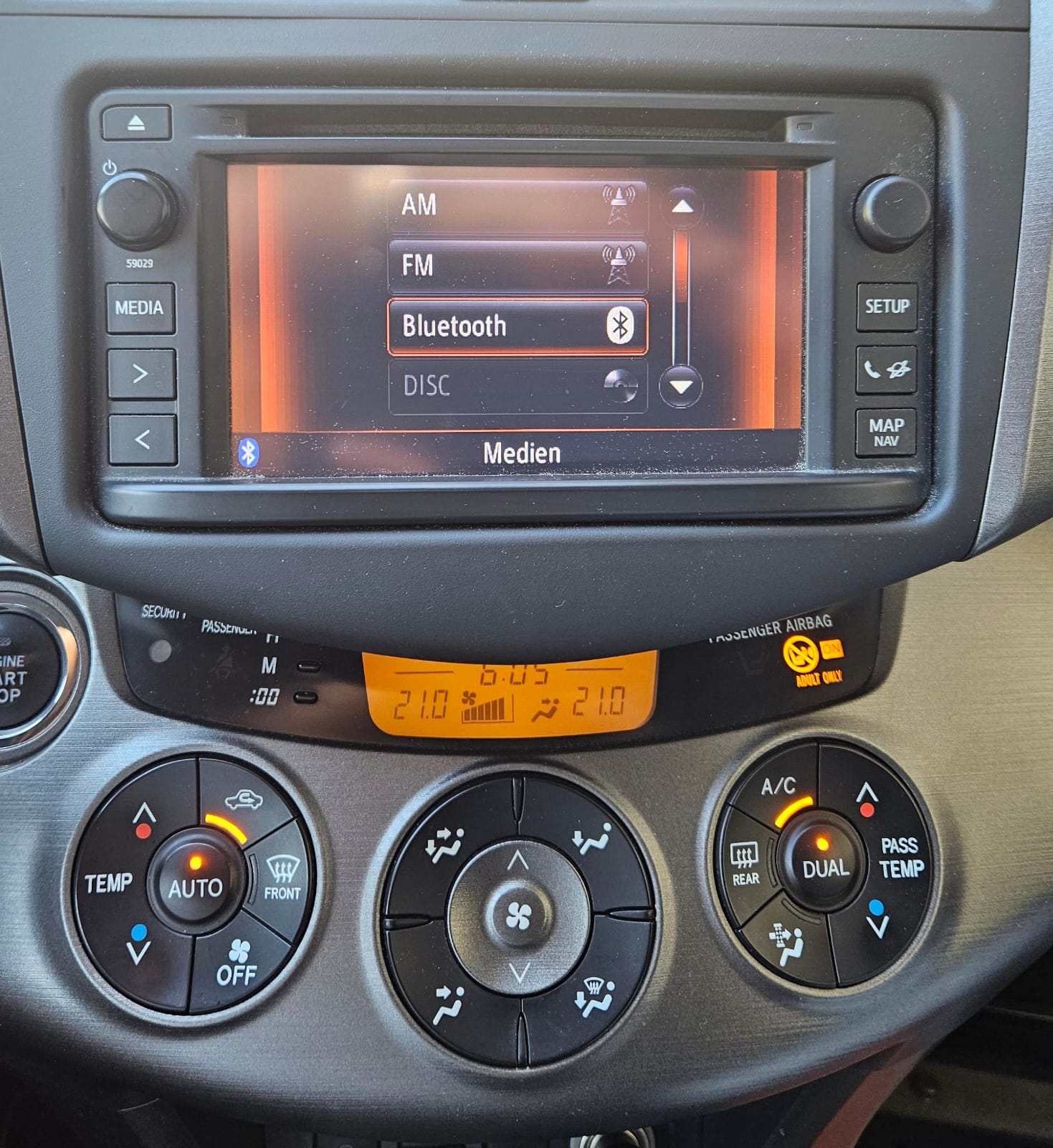 TOYOTA RAV-4 2.0 16V Linea Sol Multidrive Anhängerkupplung-image-10