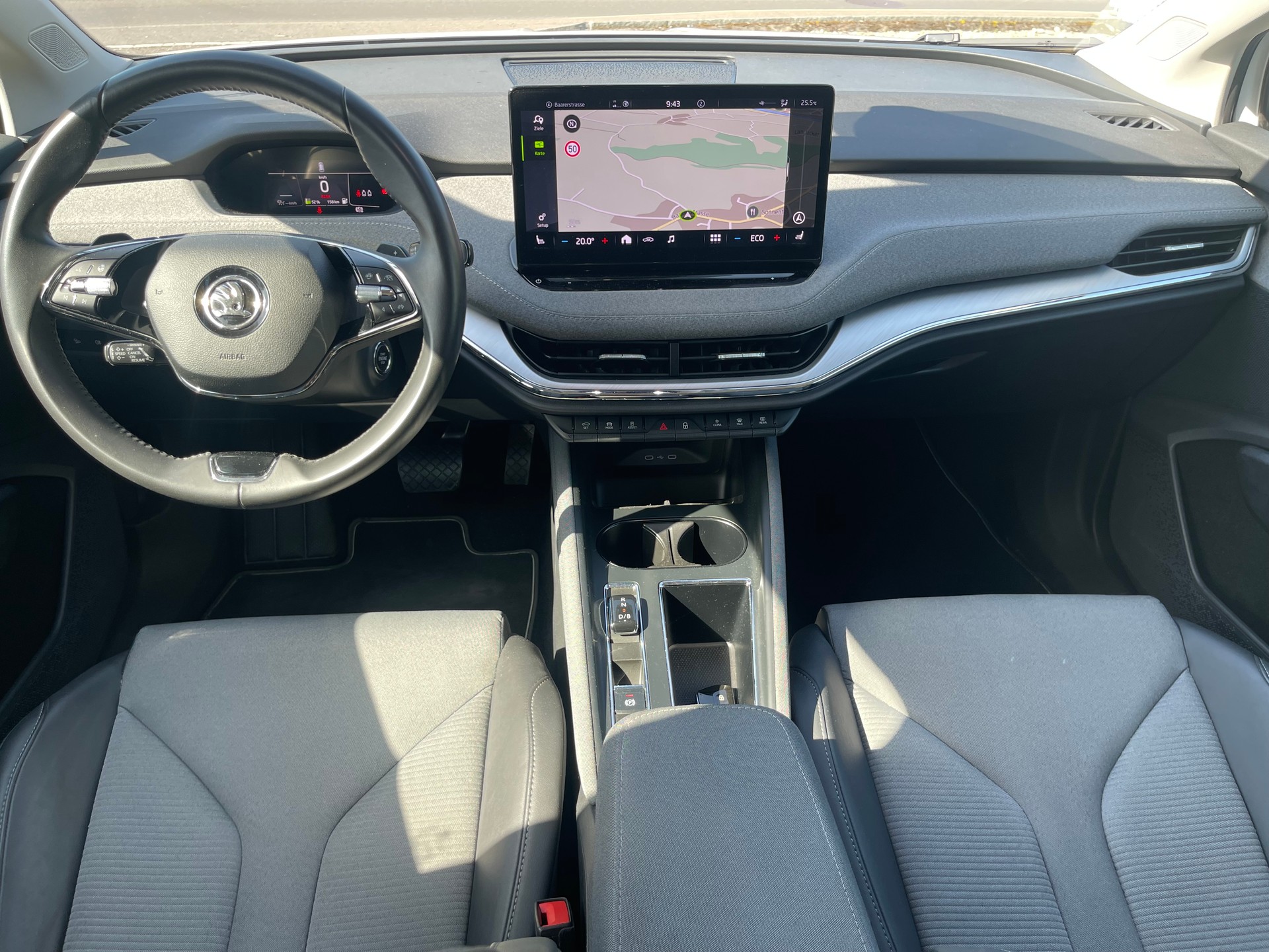 SKODA Enyaq iV 60-image-11
