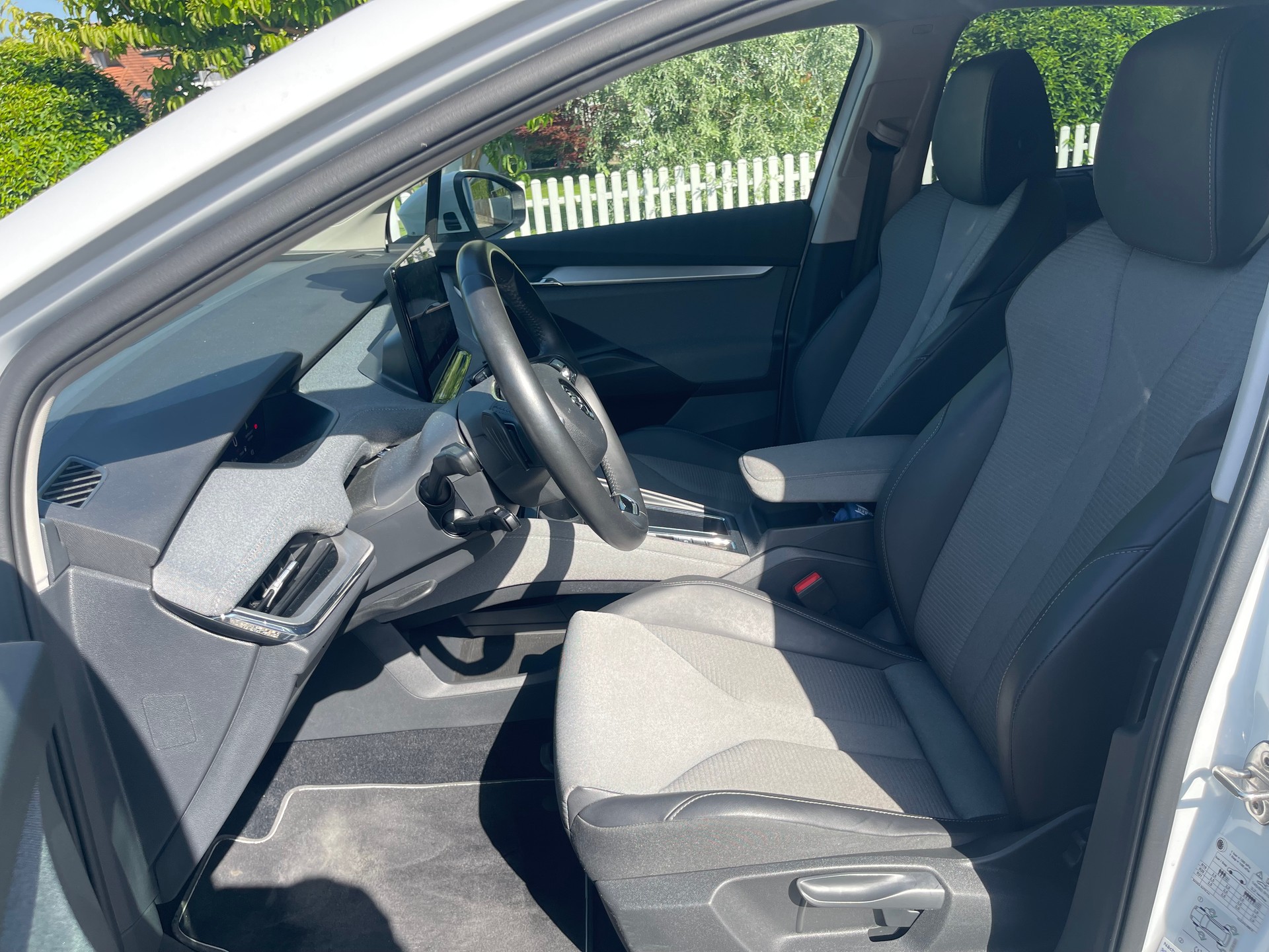 SKODA Enyaq iV 60-image-9