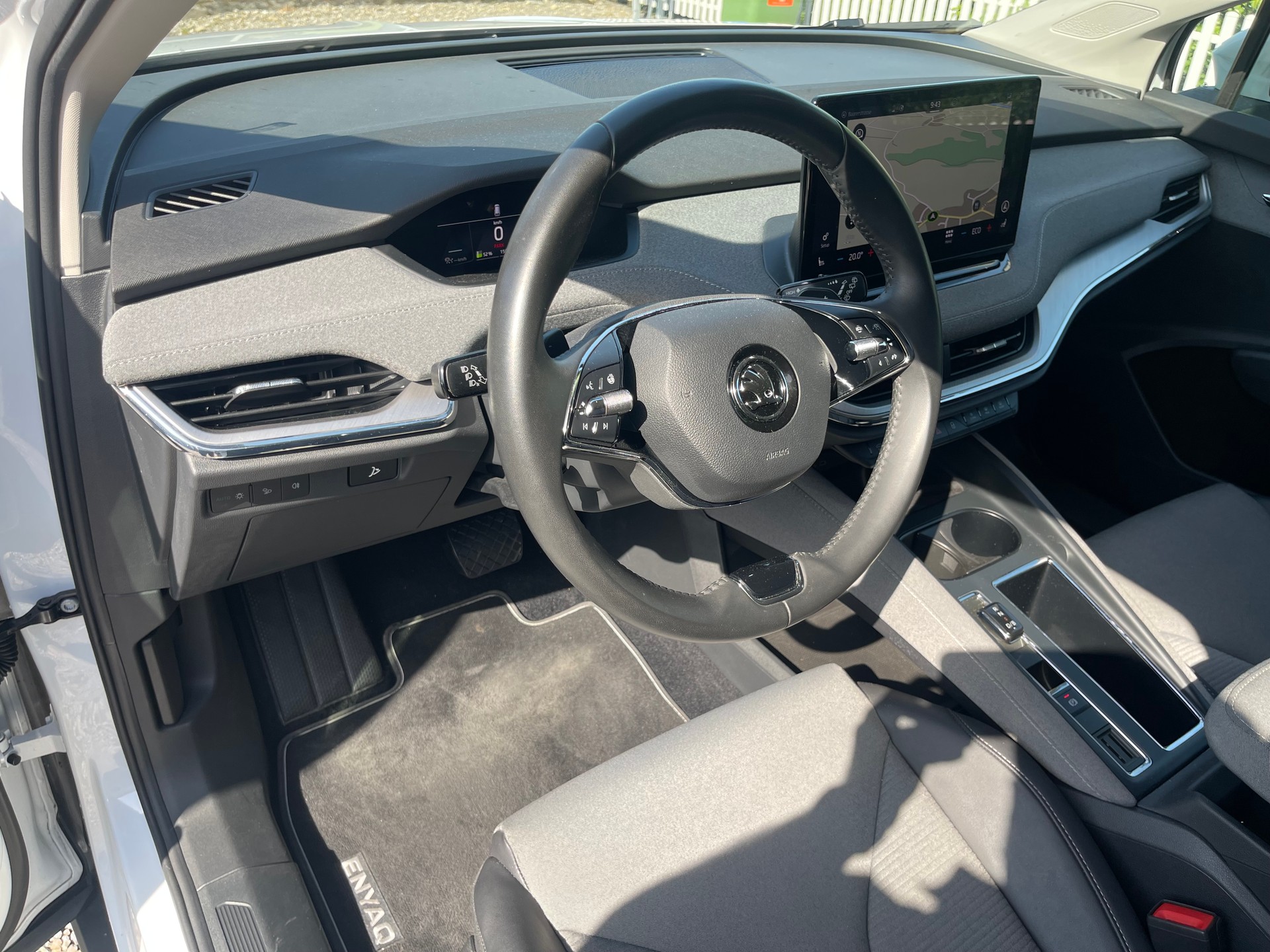 SKODA Enyaq iV 60-image-8