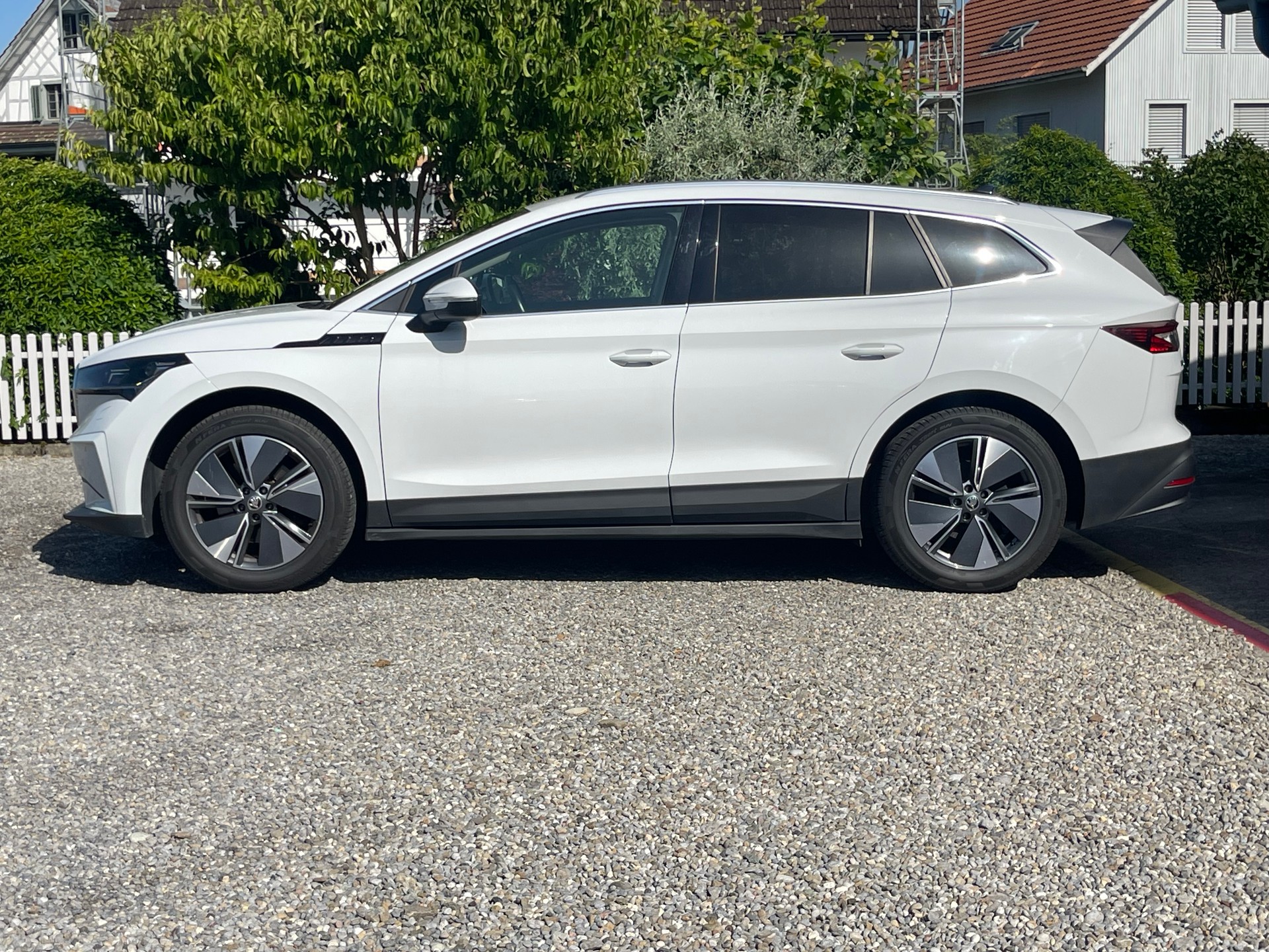 SKODA Enyaq iV 60-image-3
