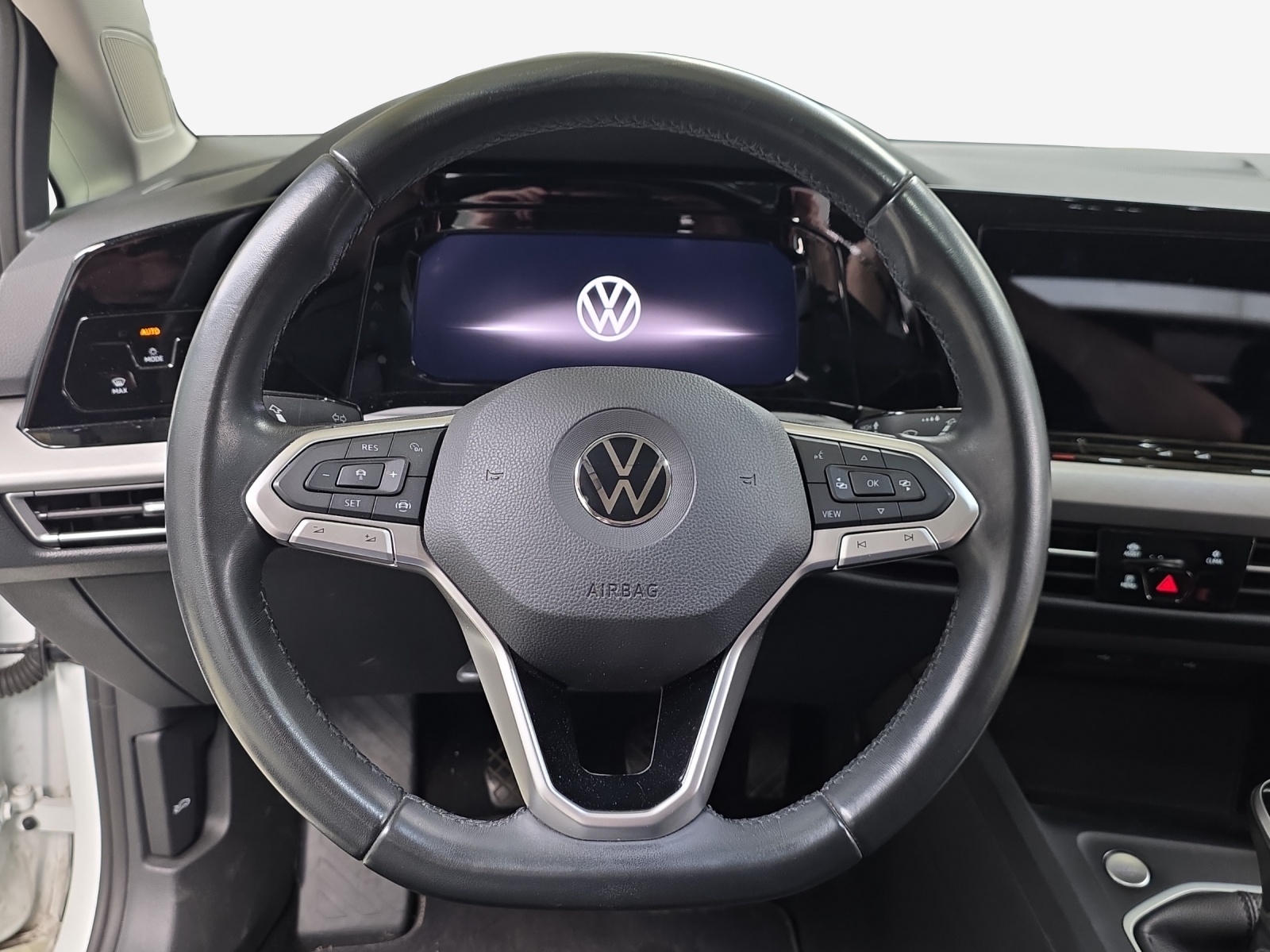 VW Golf 1.5 TSI ACT Life-image-9