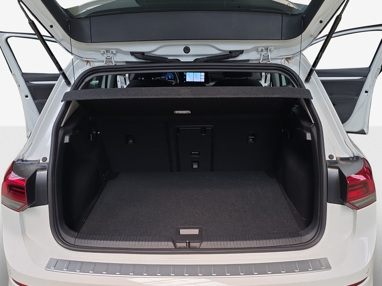 VW Golf 1.5 TSI ACT Life-image-12