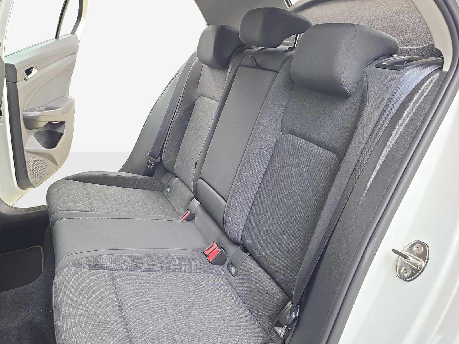 VW Golf 1.5 TSI ACT Life-image-11
