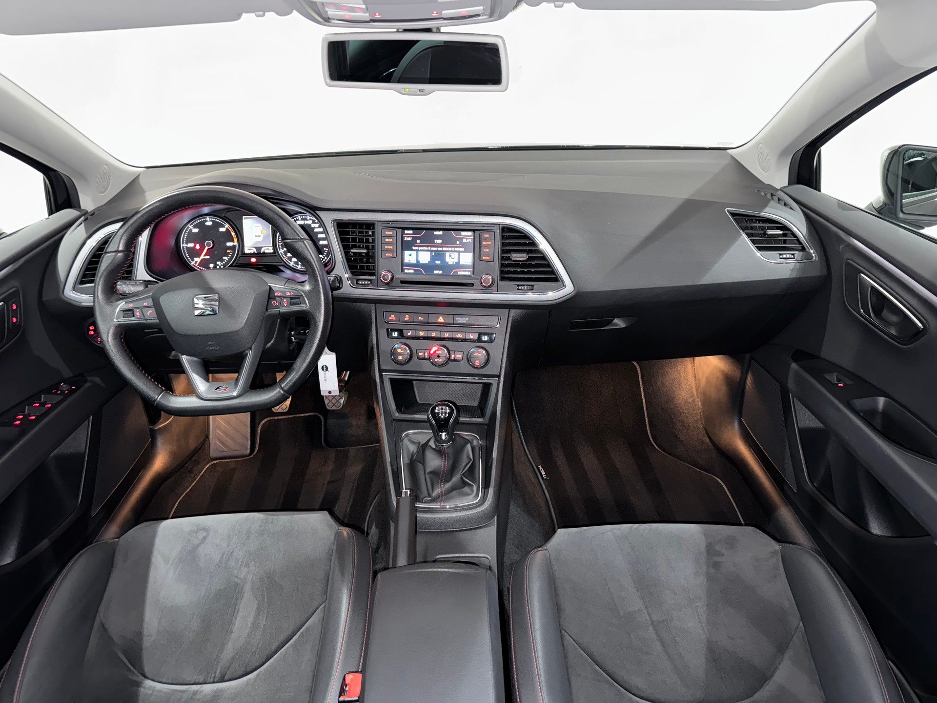 SEAT Leon ST 2.0 TDI FR-image-13