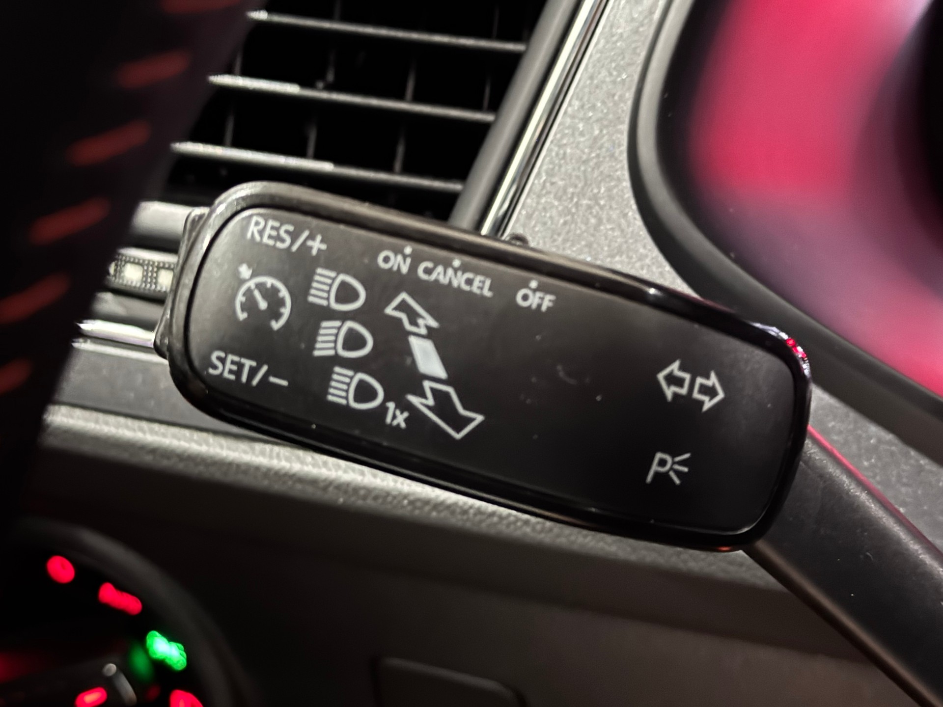 SEAT Leon ST 2.0 TDI FR-image-20