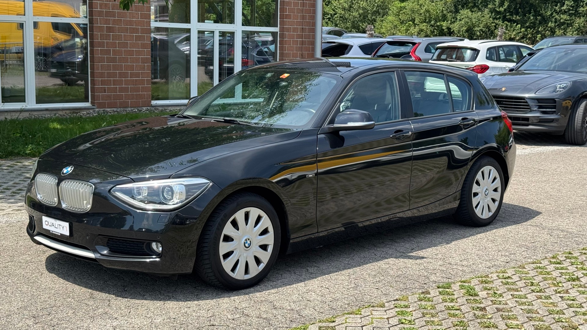 BMW 116i Urban Line-image-0