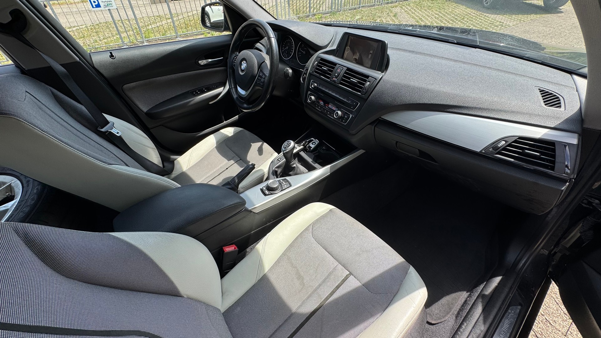 BMW 116i Urban Line-image-7