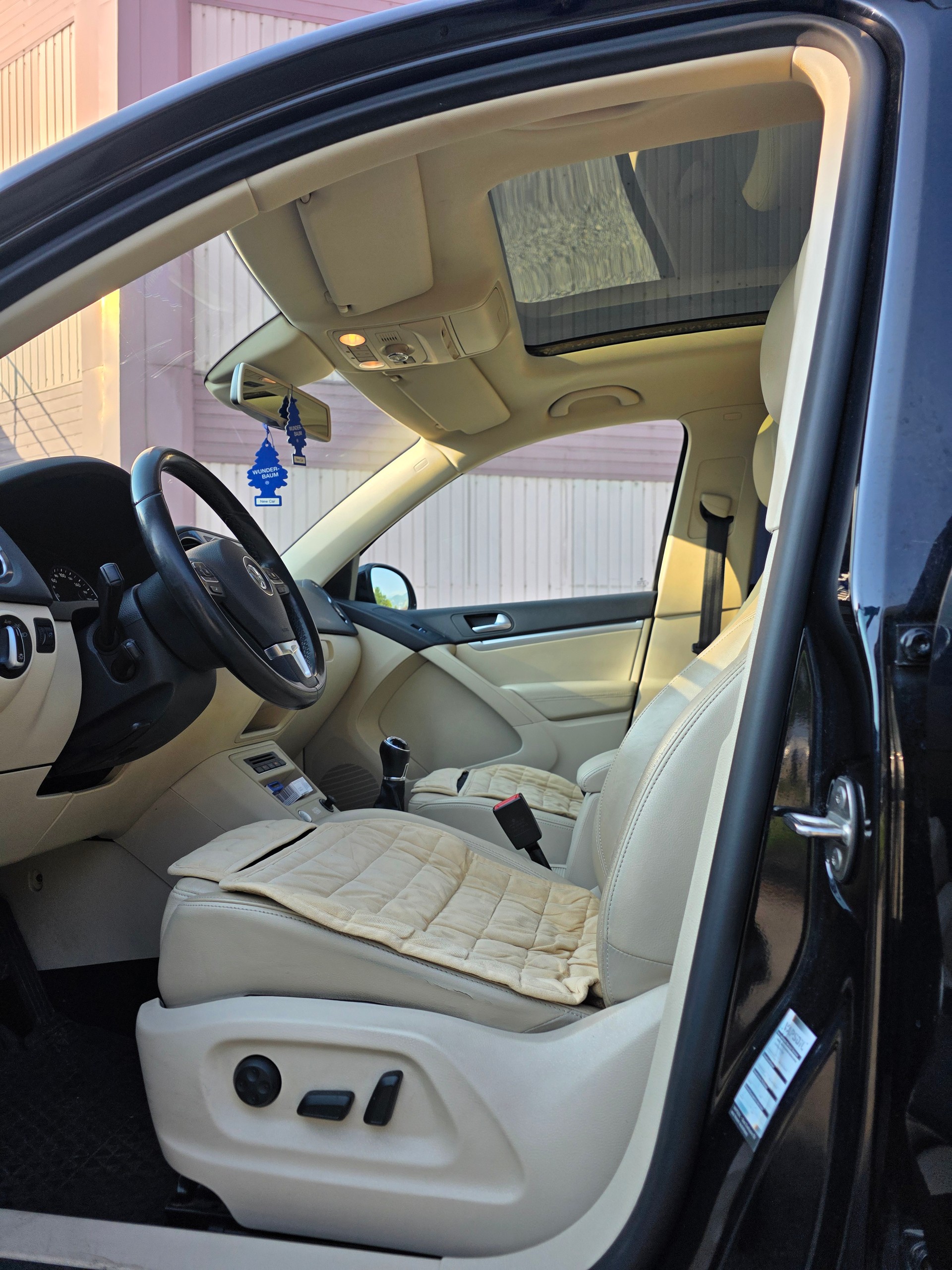 VW Tiguan 2.0 TDI Track&Style 4Motion-image-11