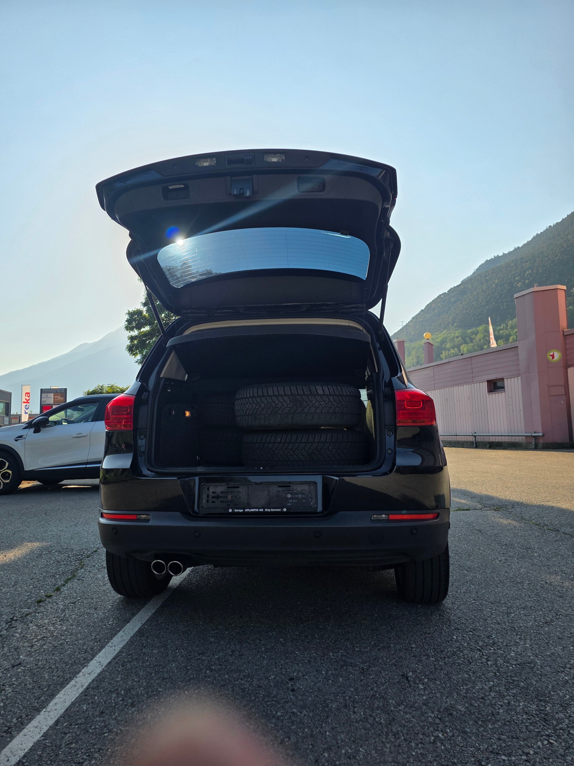 VW Tiguan 2.0 TDI Track&Style 4Motion-image-8
