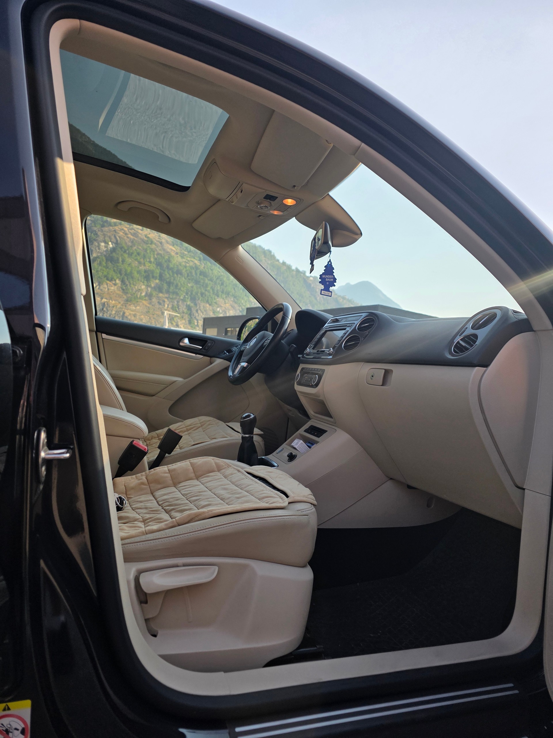 VW Tiguan 2.0 TDI Track&Style 4Motion-image-10