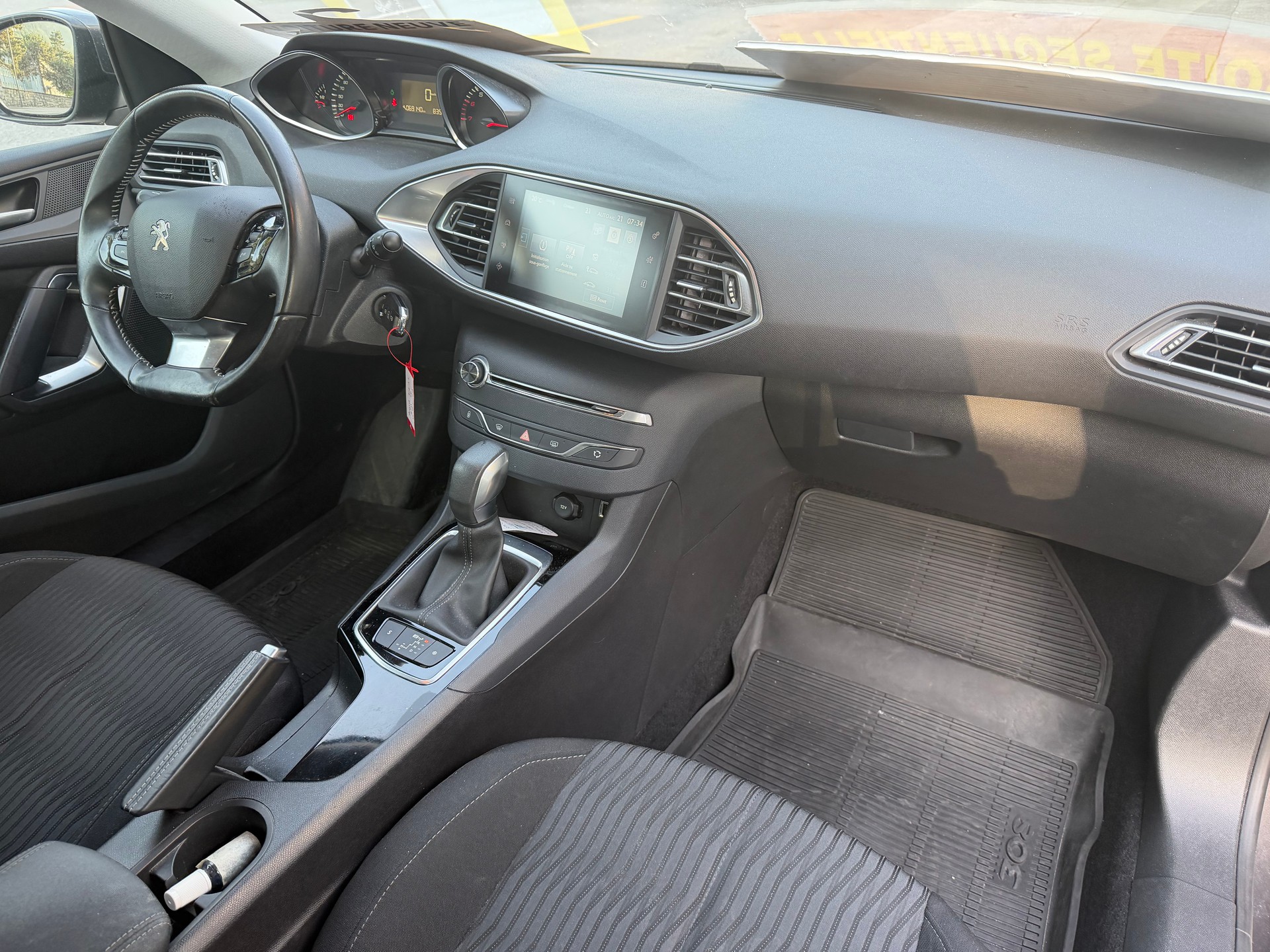 PEUGEOT 308 1.2 THP Active Automatic-image-15