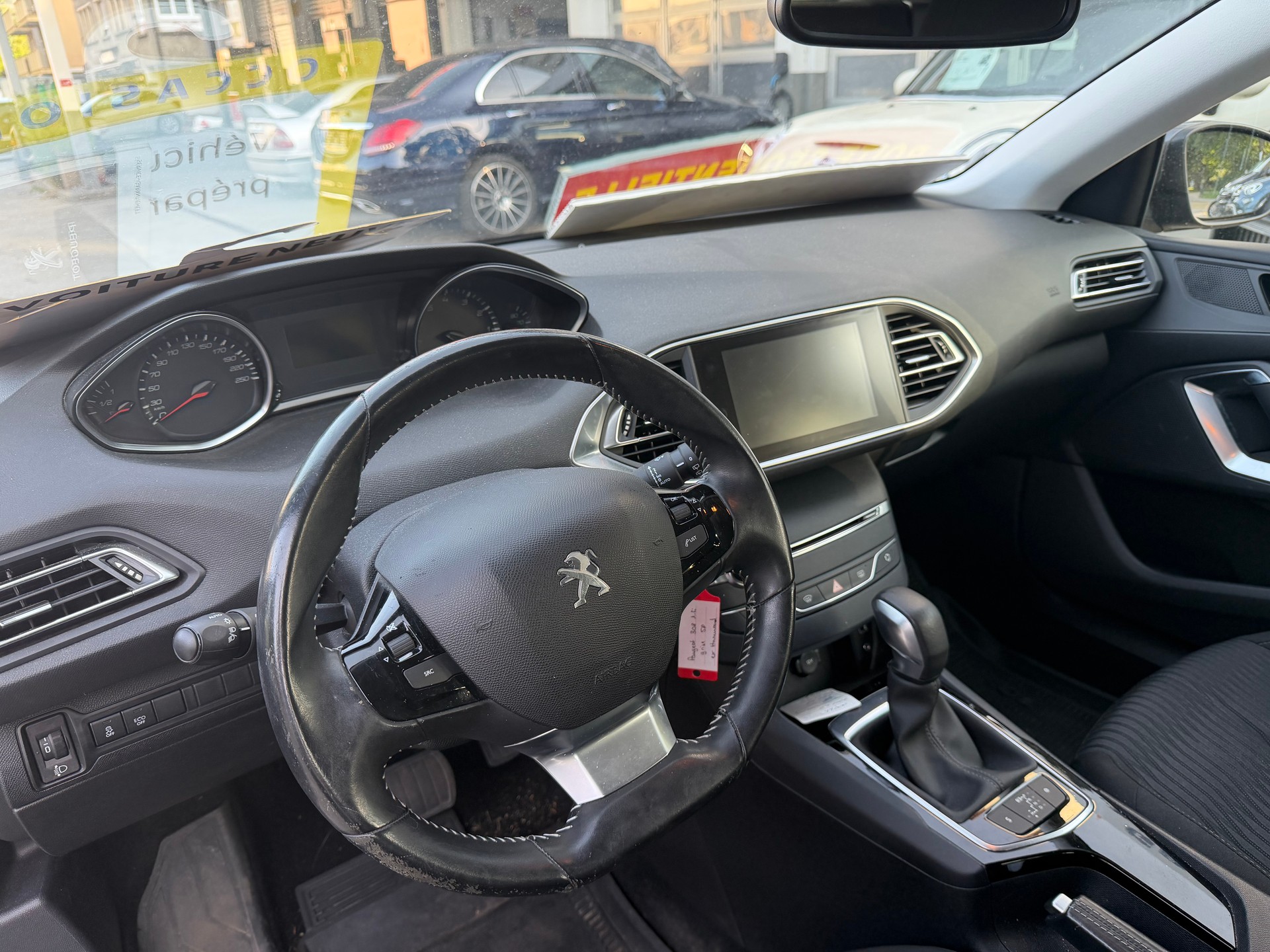 PEUGEOT 308 1.2 THP Active Automatic-image-10
