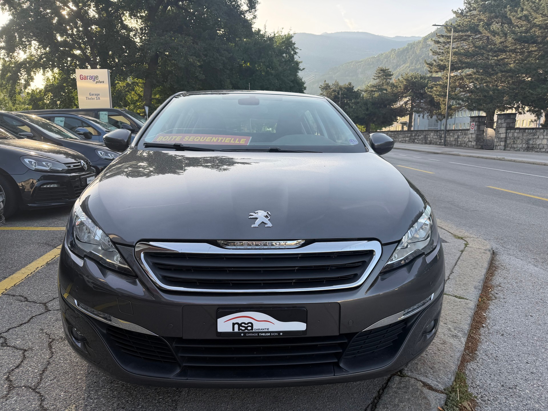 PEUGEOT 308 1.2 THP Active Automatic-image-8