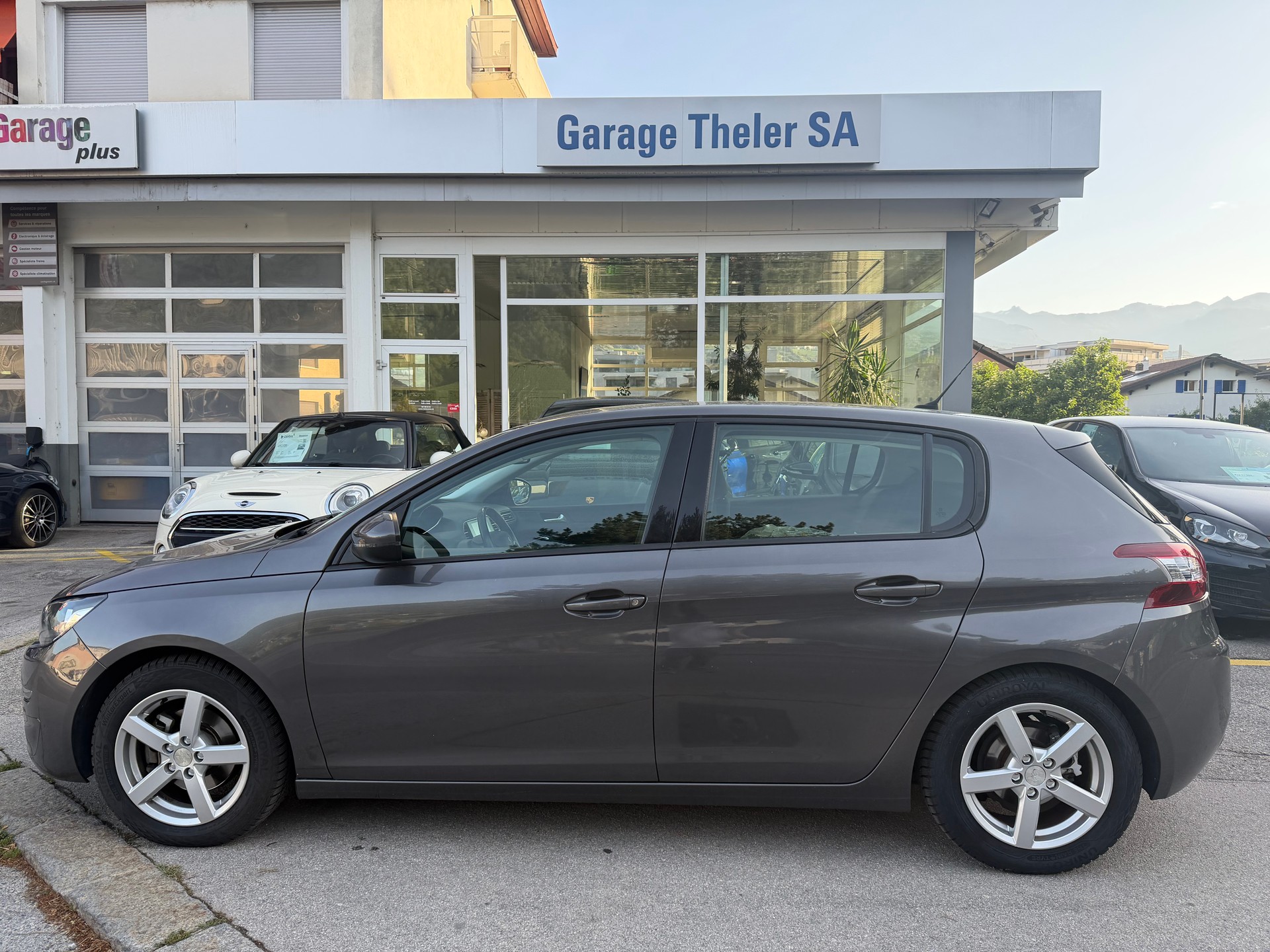 PEUGEOT 308 1.2 THP Active Automatic-image-6