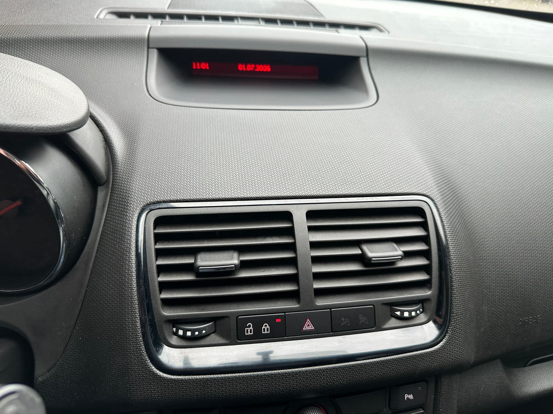 OPEL Meriva 1.4 Turbo Active Edition Automatic-image-5