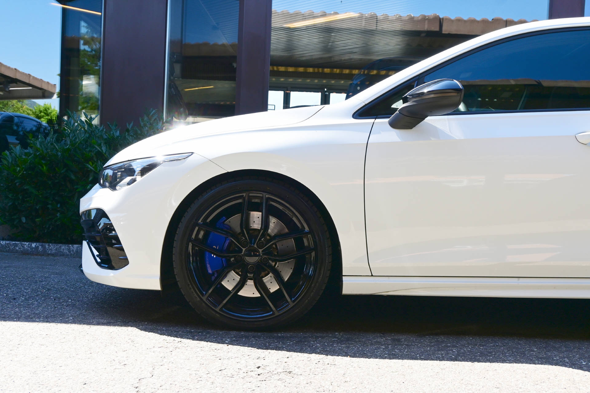 VW Golf VIII 2.0 TSI R DSG 4motion **Titanabgasanlage Akrapovic** Performance**-showroom-element-3