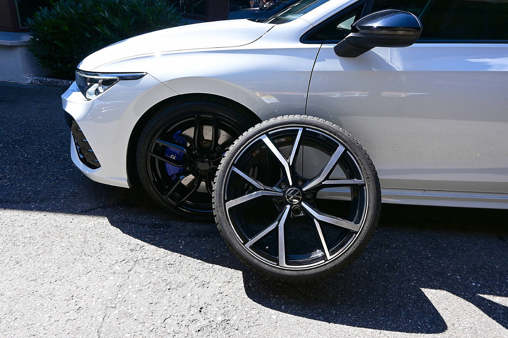 VW Golf VIII 2.0 TSI R DSG 4motion **Titanabgasanlage Akrapovic** Performance**-image-5