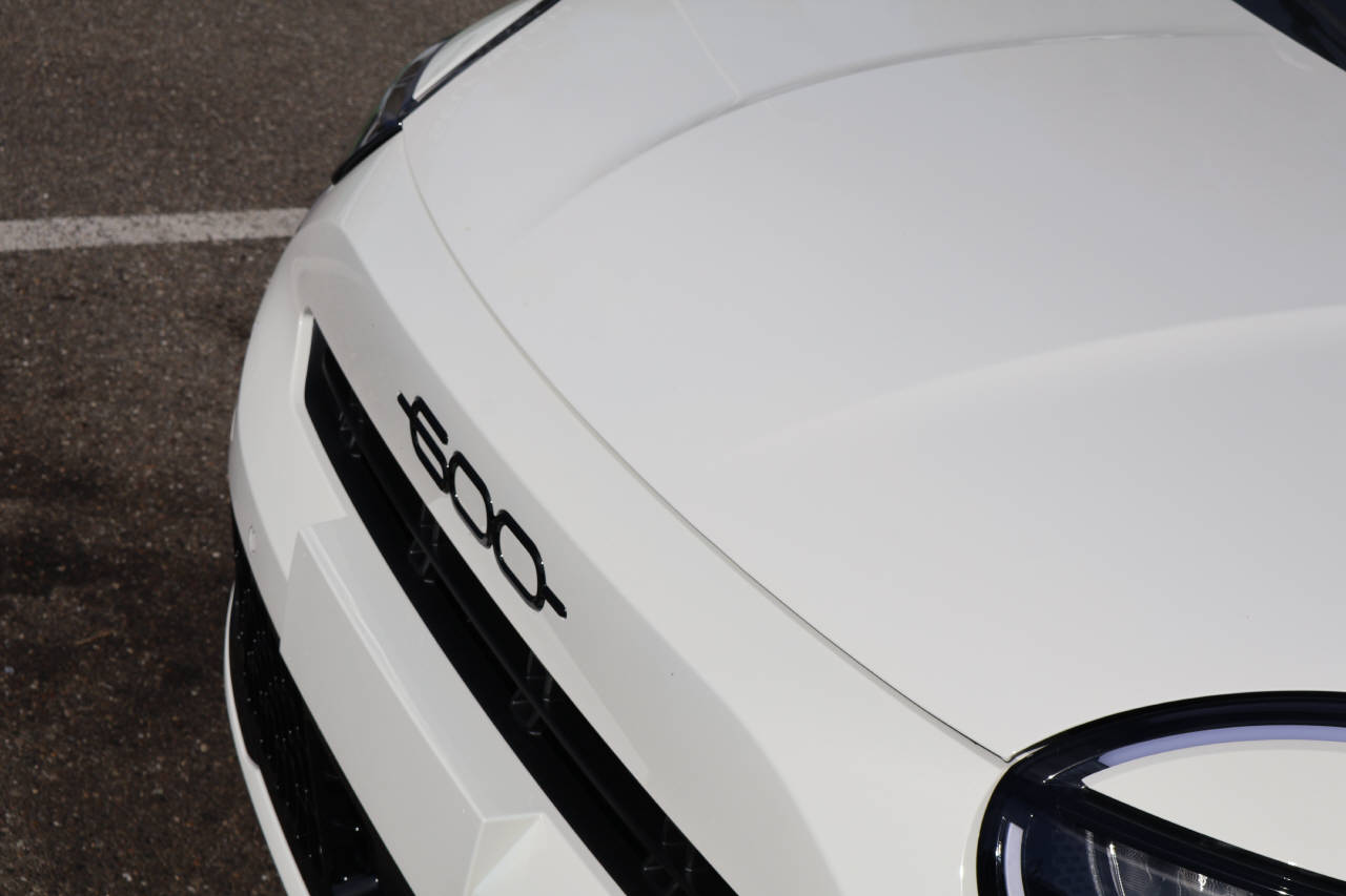 FIAT 600 1.2 Hybrid 145 Sport-image-7