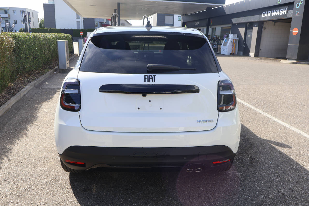 FIAT 600 1.2 Hybrid 145 Sport-image-3