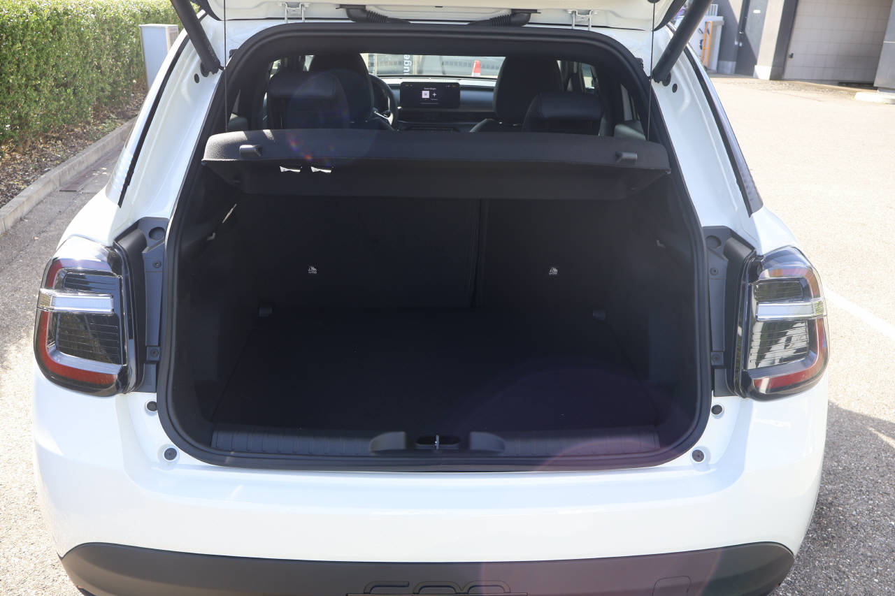 FIAT 600 1.2 Hybrid 145 Sport-image-4
