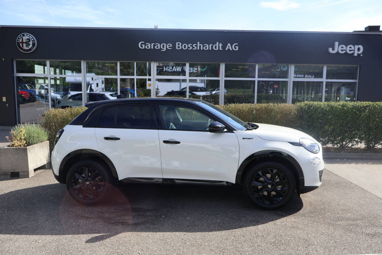 FIAT 600 1.2 Hybrid 145 Sport