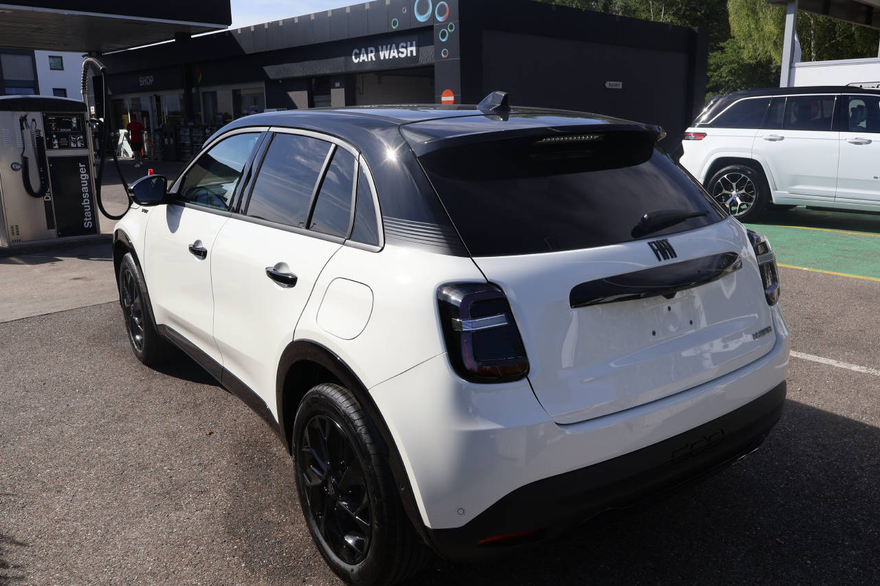 FIAT 600 1.2 Hybrid 145 Sport-image-5
