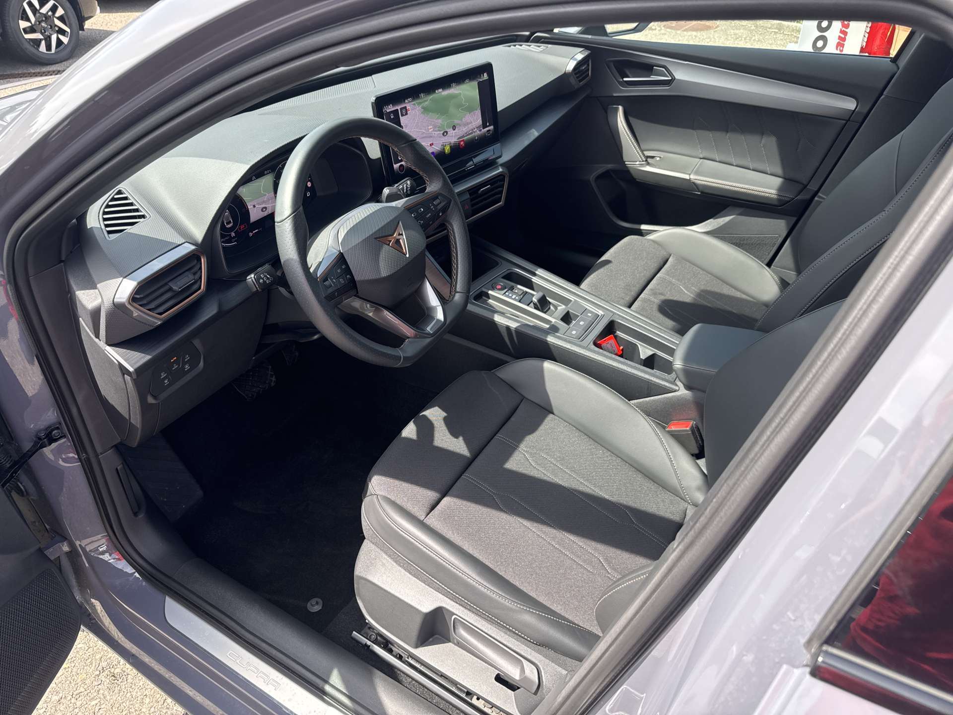 CUPRA LEON ST 1.5 TSi DSG-Automat-image-5