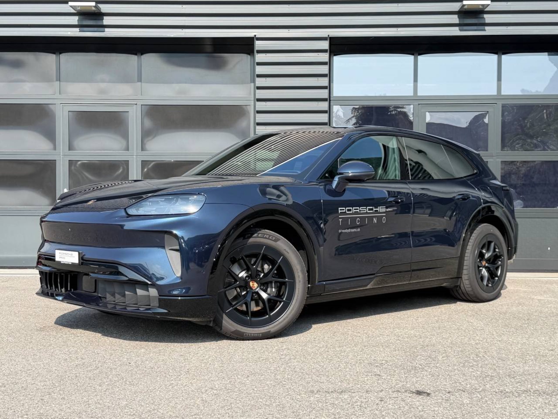 PORSCHE Cayenne Electric