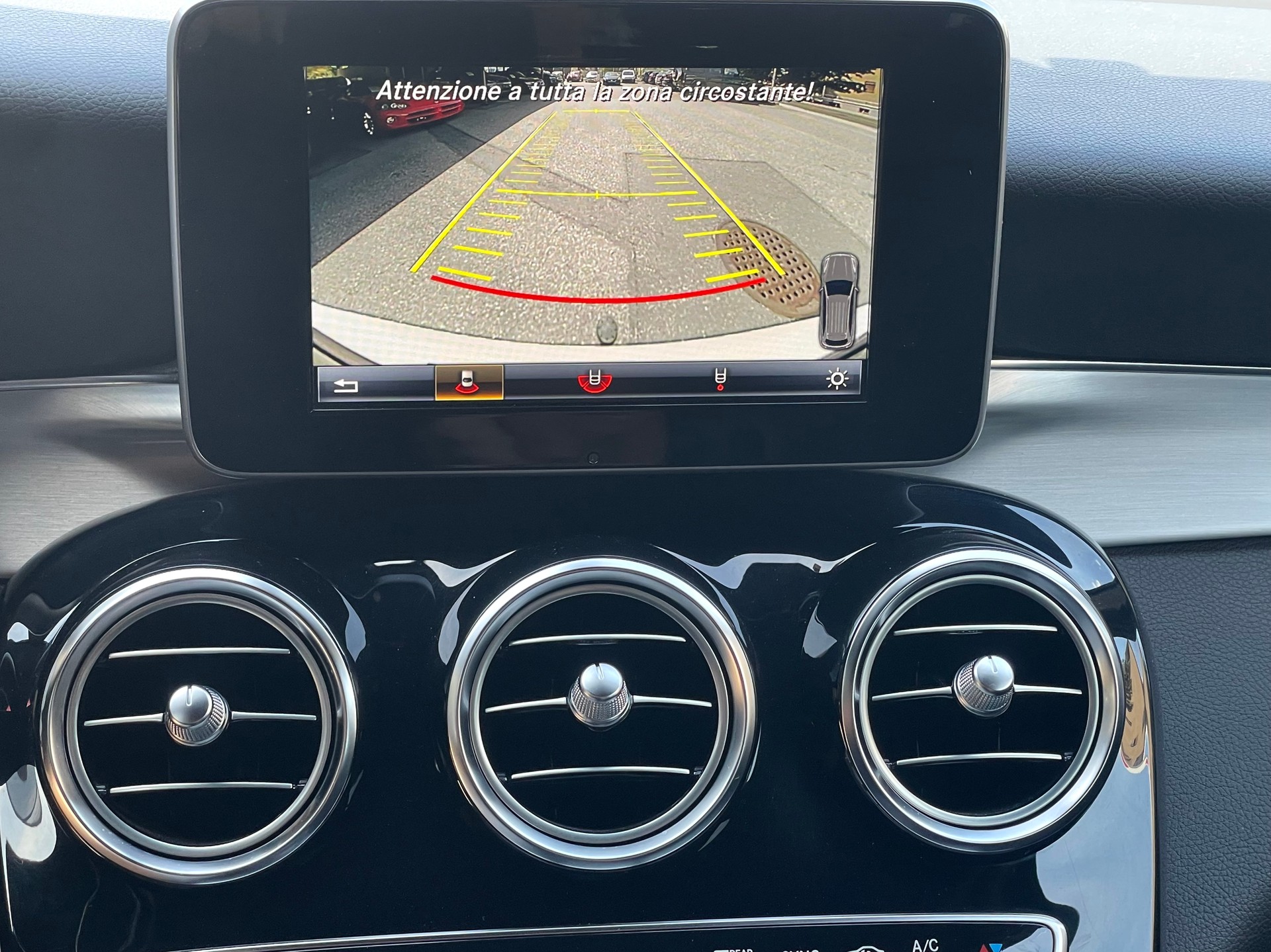 MERCEDES-BENZ GLC 250 d AMG Line 4Matic 9G-Tronic-image-3