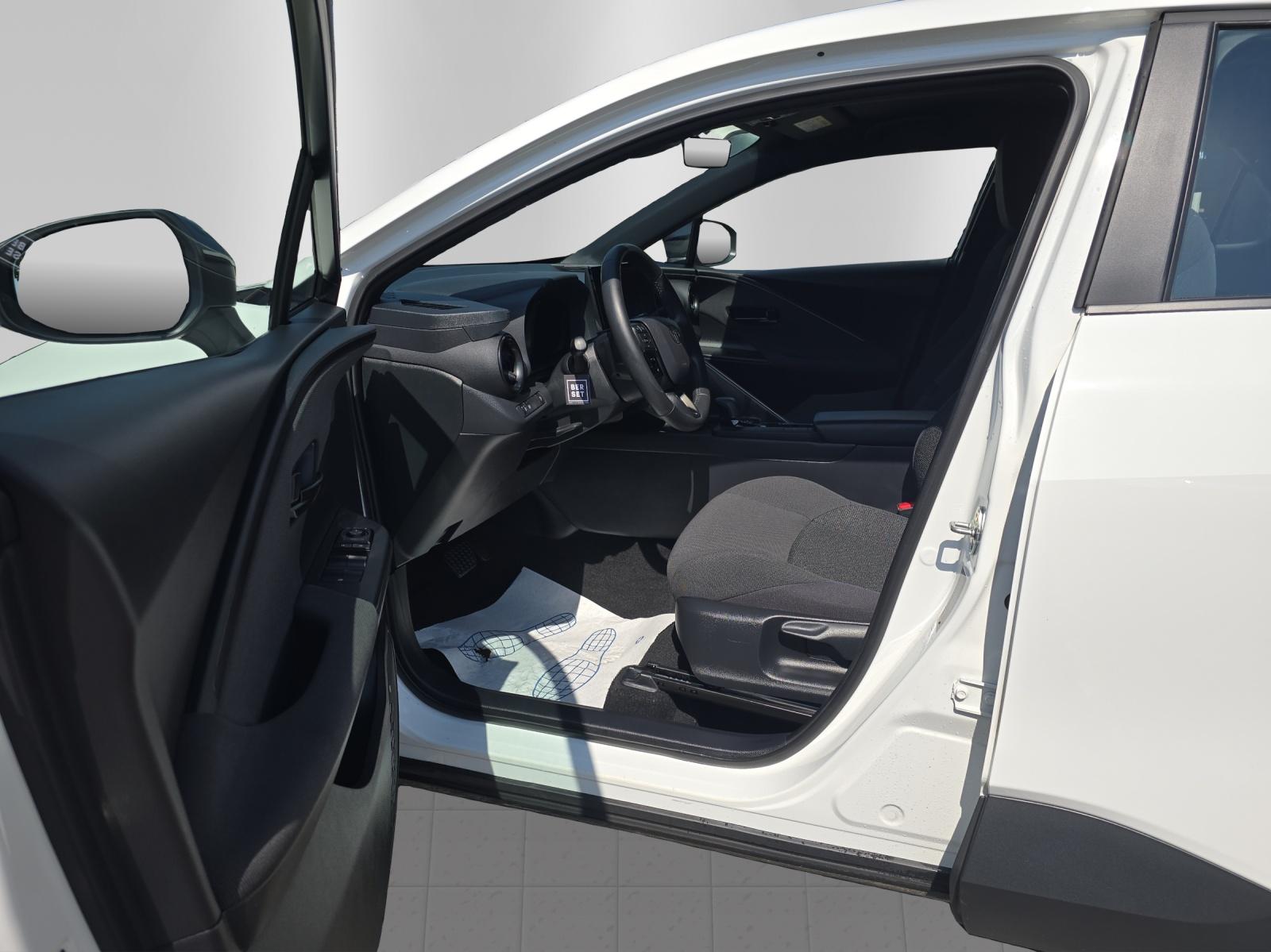 TOYOTA C-HR 1.8 HEV Comfort-image-8