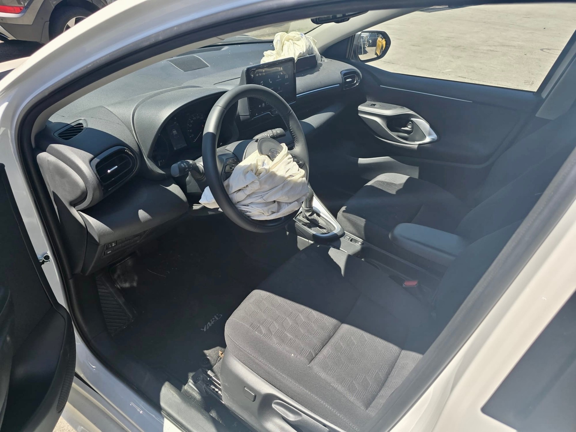 TOYOTA 1.5 VVT-i HSD Comfort-image-10