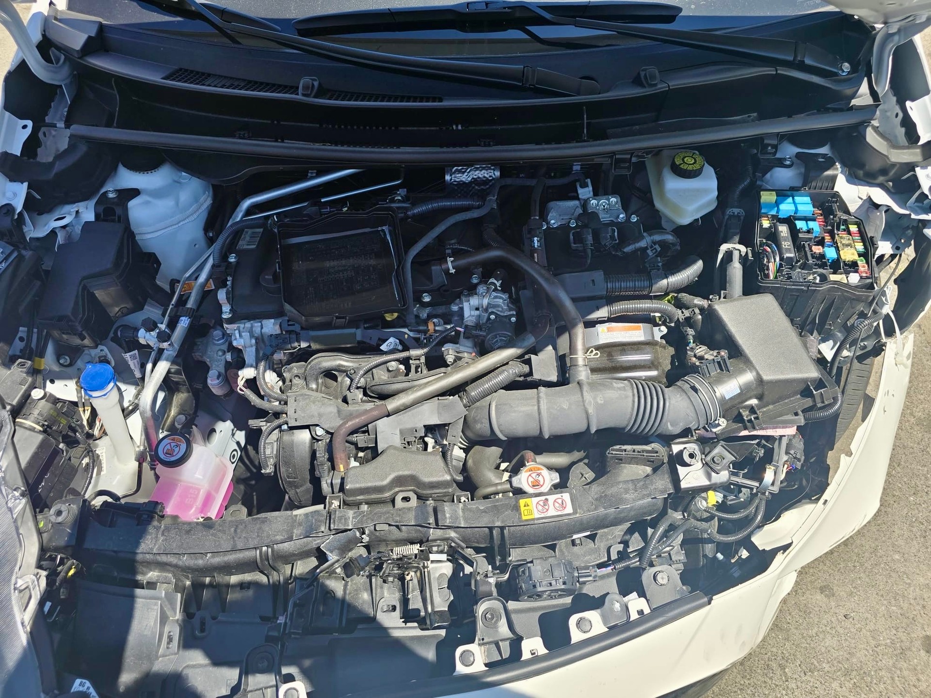TOYOTA 1.5 VVT-i HSD Comfort-image-14