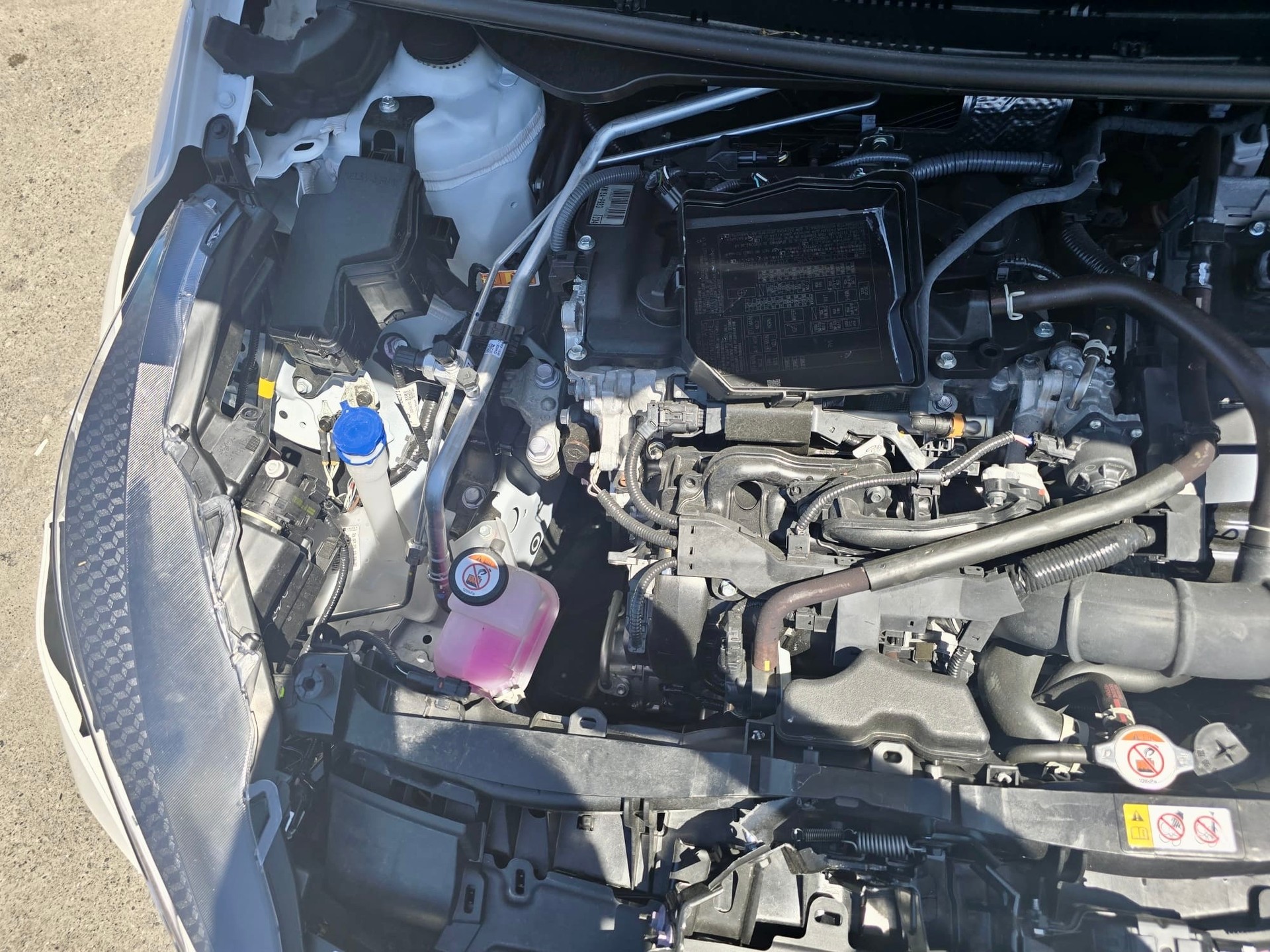 TOYOTA 1.5 VVT-i HSD Comfort-image-13